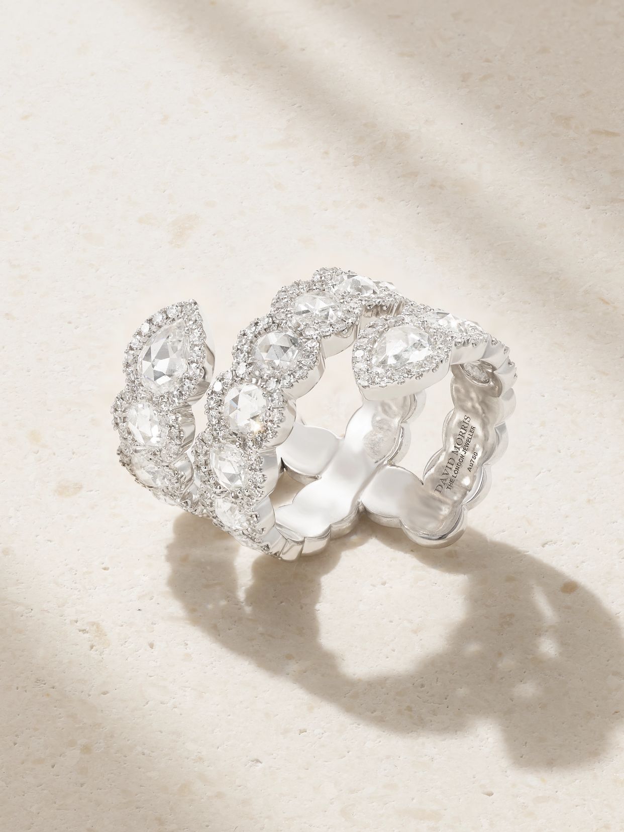 18-karat white gold diamond ring
