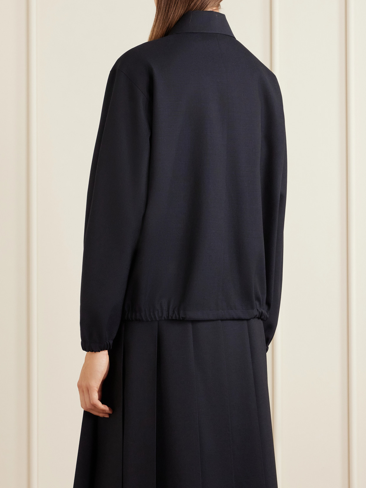 Auralee Zip-up Elasticated-hem Jacket In Black