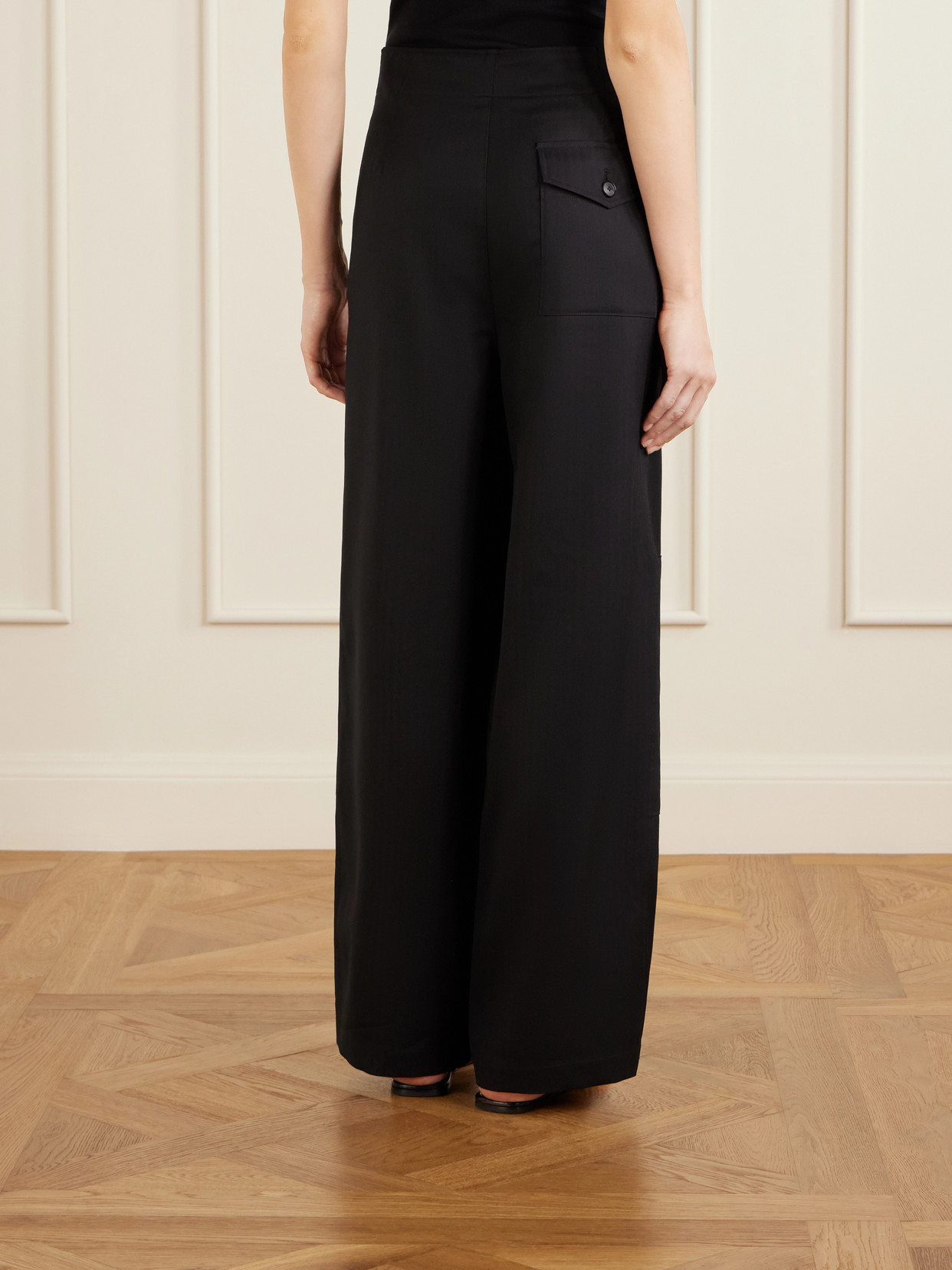 Auralee Herringbone Wool Wide-leg Cargo Pants In Black