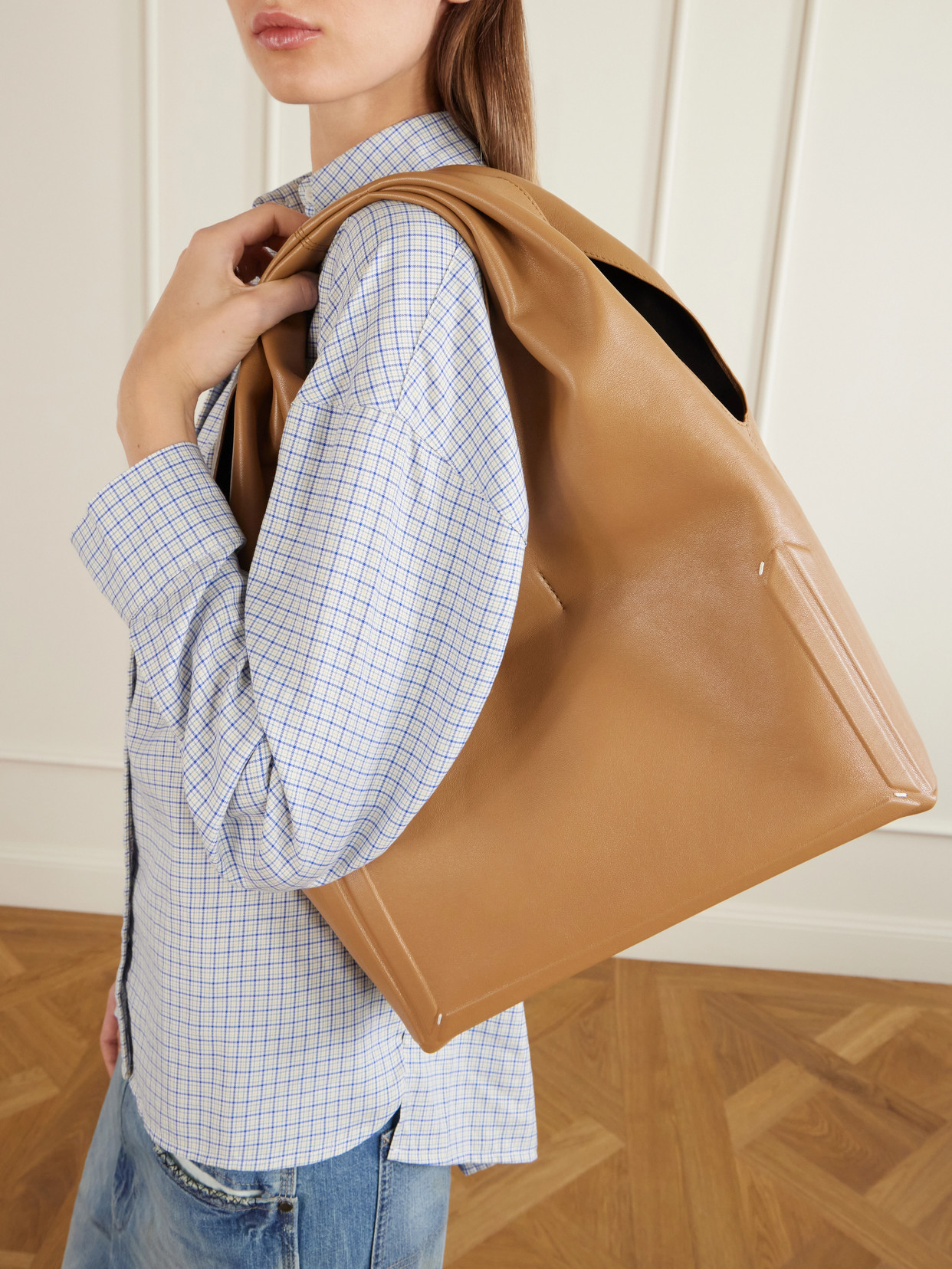 Box Medium Shoulder Bag