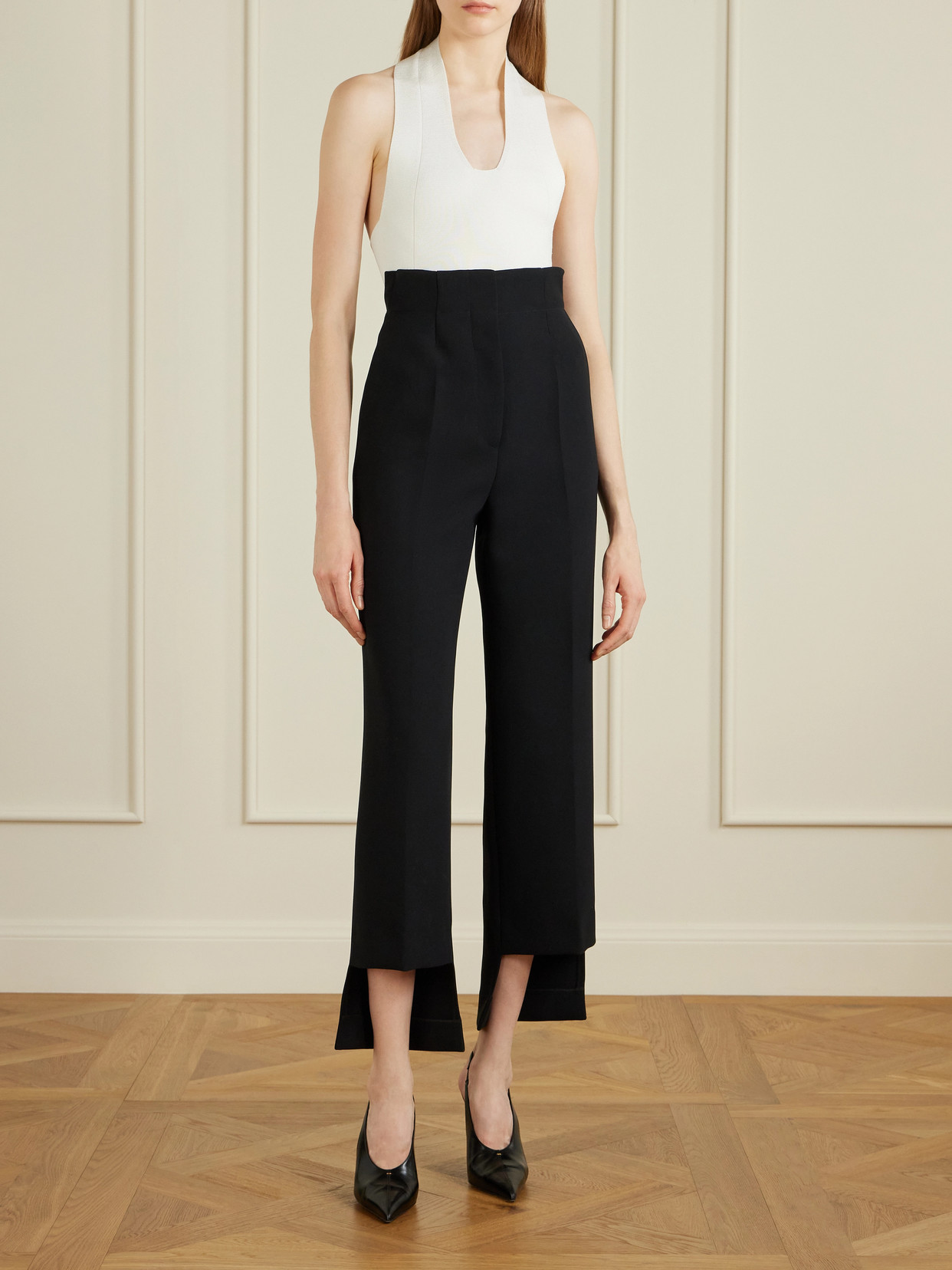 Khaite Rae Cropped Crepe Straight-leg Pants In Black