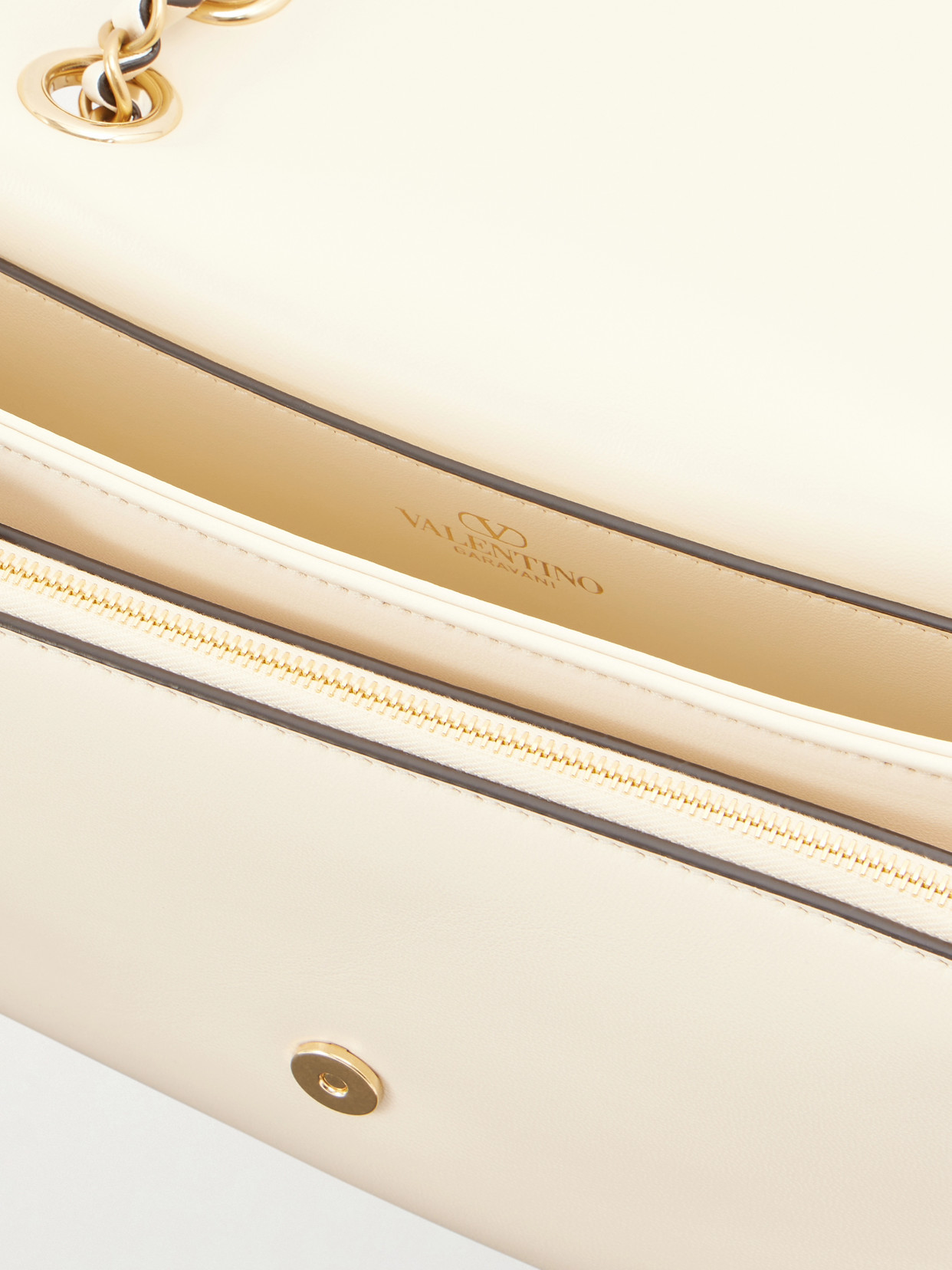 Valentino Garavani  Garavani Djuna Medium Chain Bag In Nappa Leather Woman Butter Uni In White