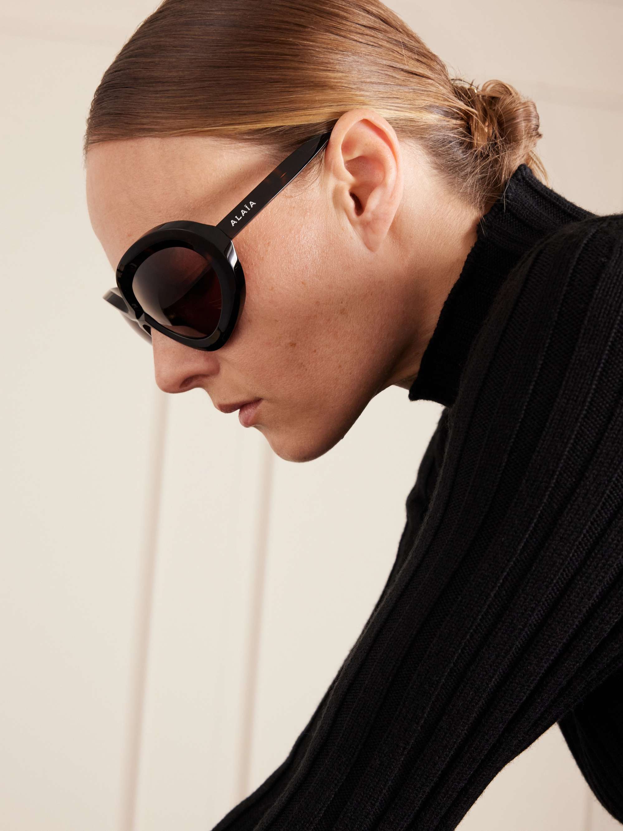 ALAÏA EYEWEAR Round-frame tortoiseshell acetate sunglasses  display picture 2