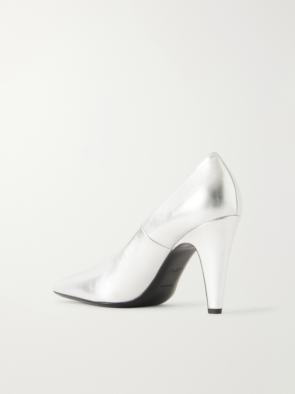 Alaïa Cone Pumps In Laminated Leather In Silver