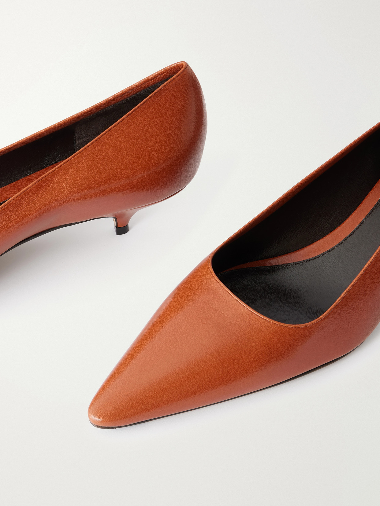 Liisa Kitten Three Pumps