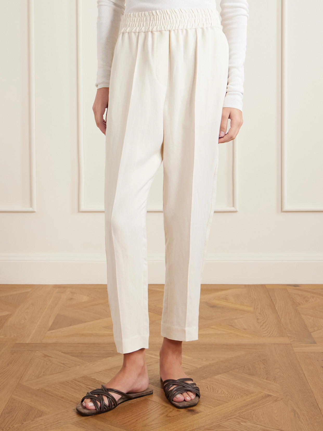 Brunello Cucinelli Women Baggy Pull-up Trousers In Viscose And Linen Fluid Twill In White