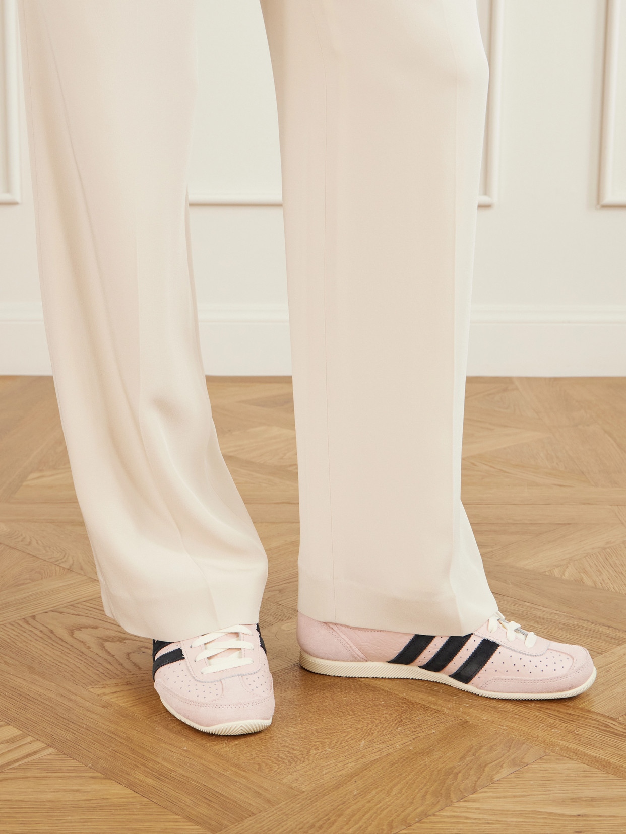 Japan Lace-Up Sneakers