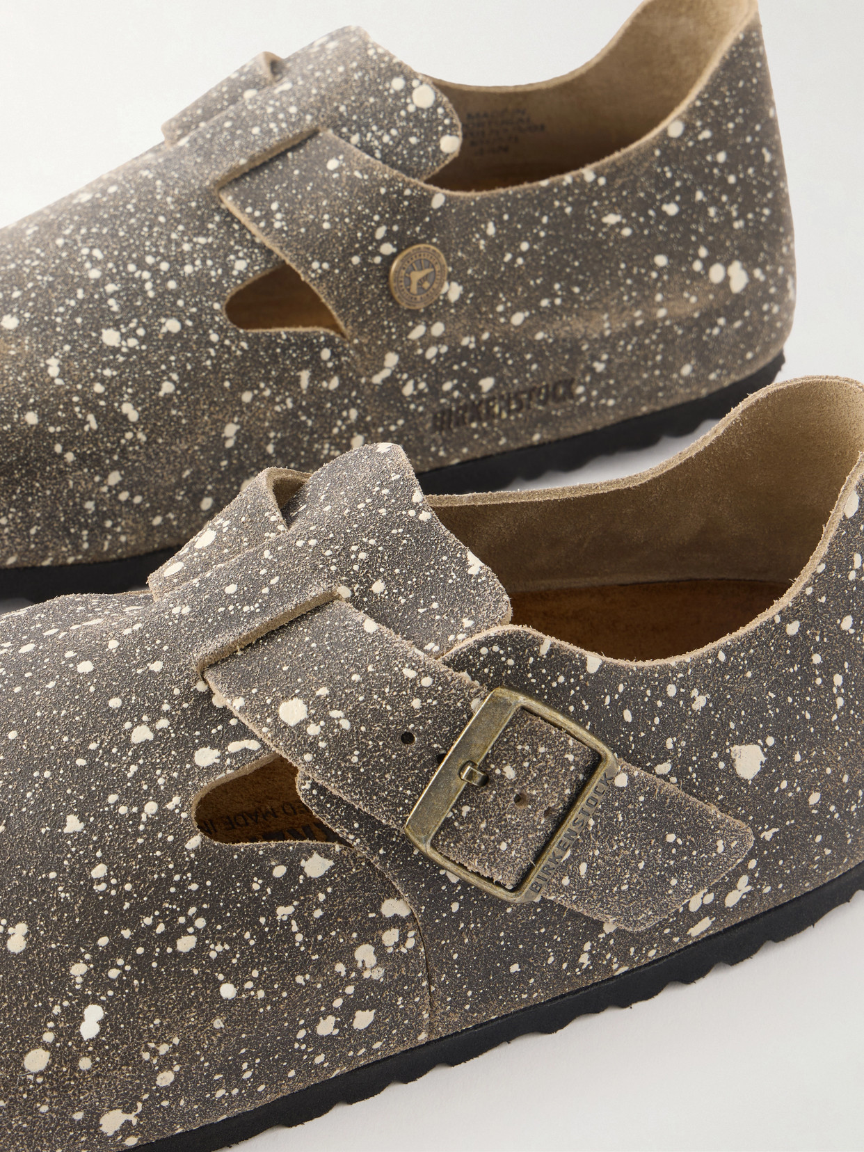 1774 - + Stfm London Leather Clogs