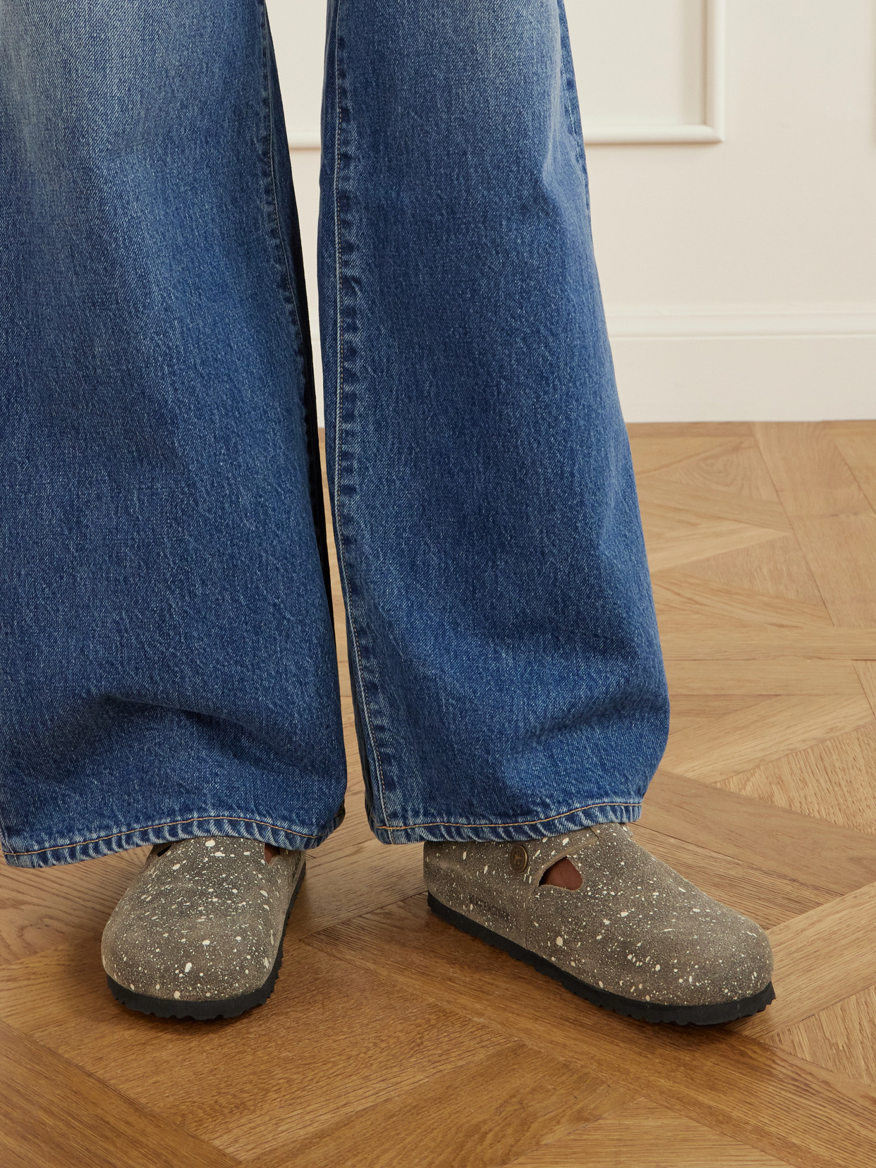 1774 - + Stfm London Leather Clogs