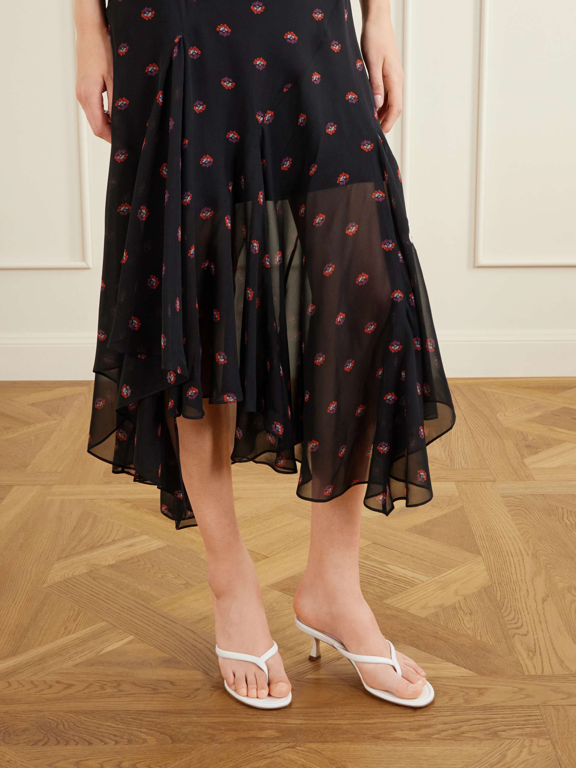 MANOLO BLAHNIK 