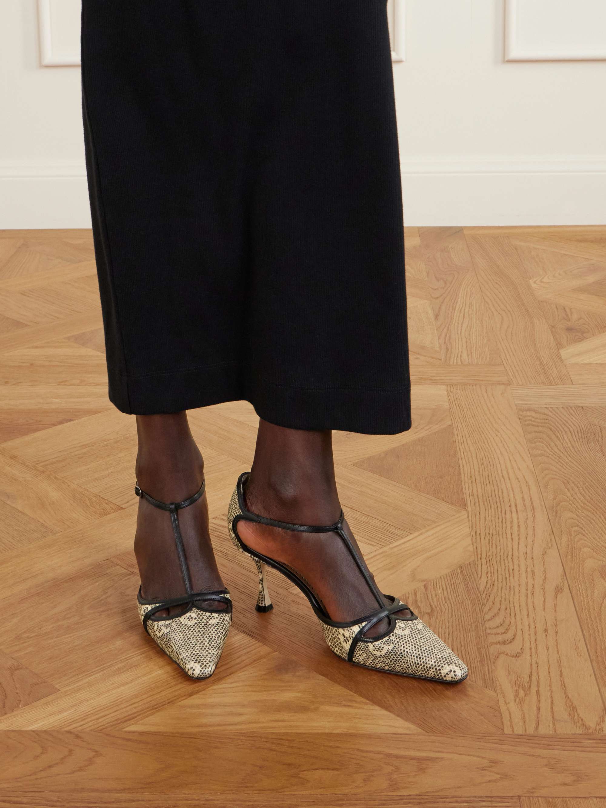MANOLO BLAHNIK 