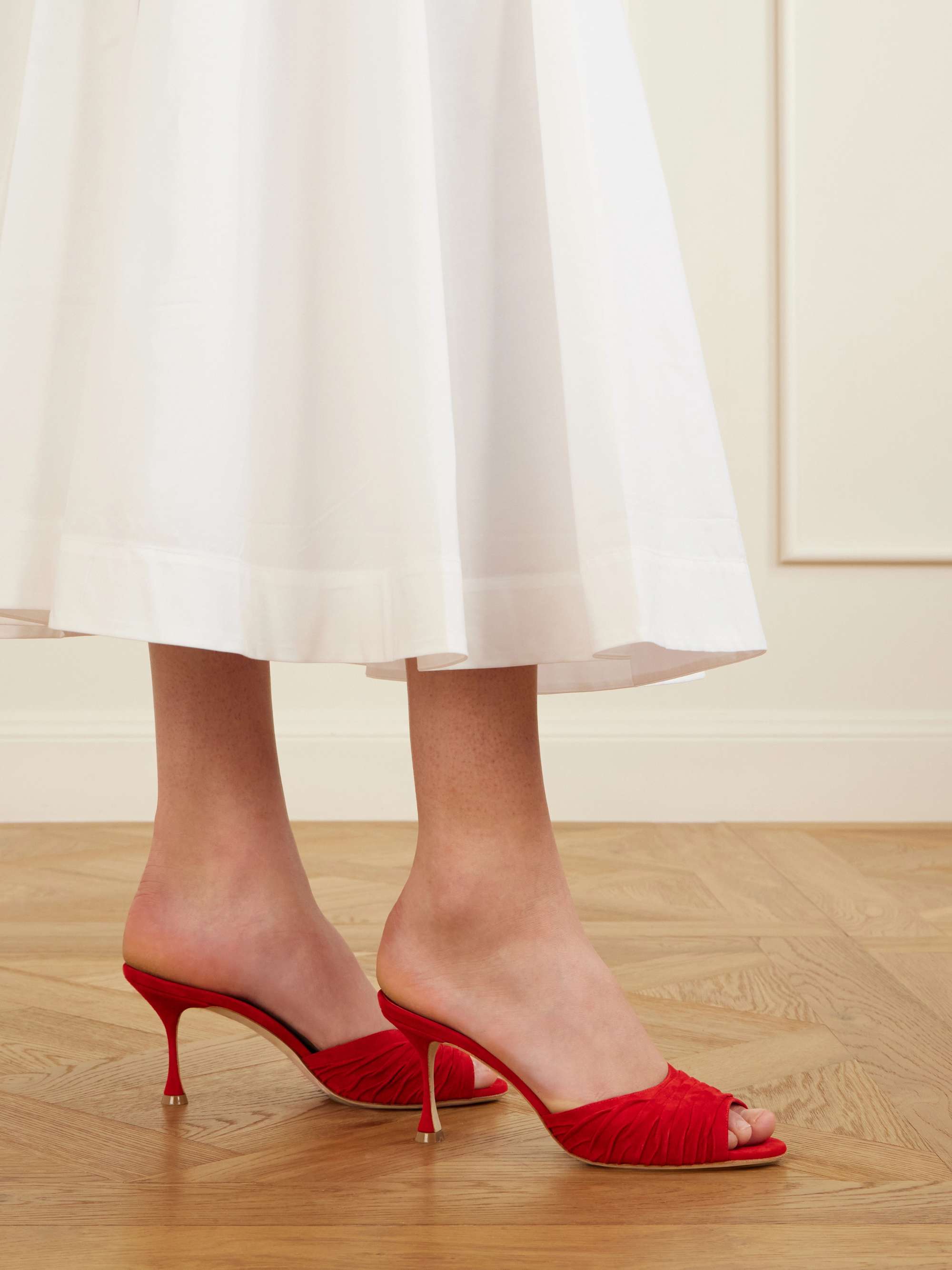 MANOLO BLAHNIK 