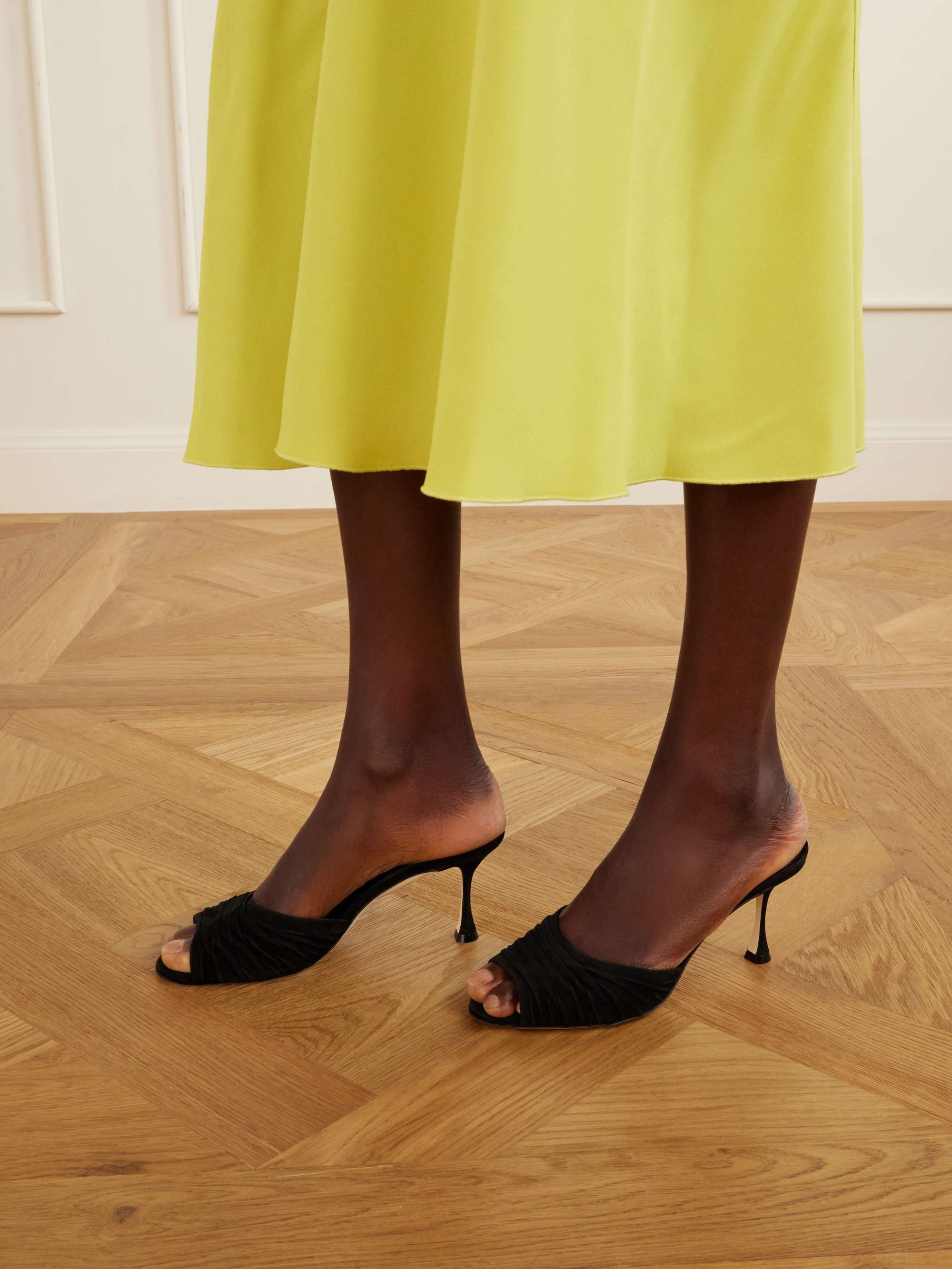 MANOLO BLAHNIK 