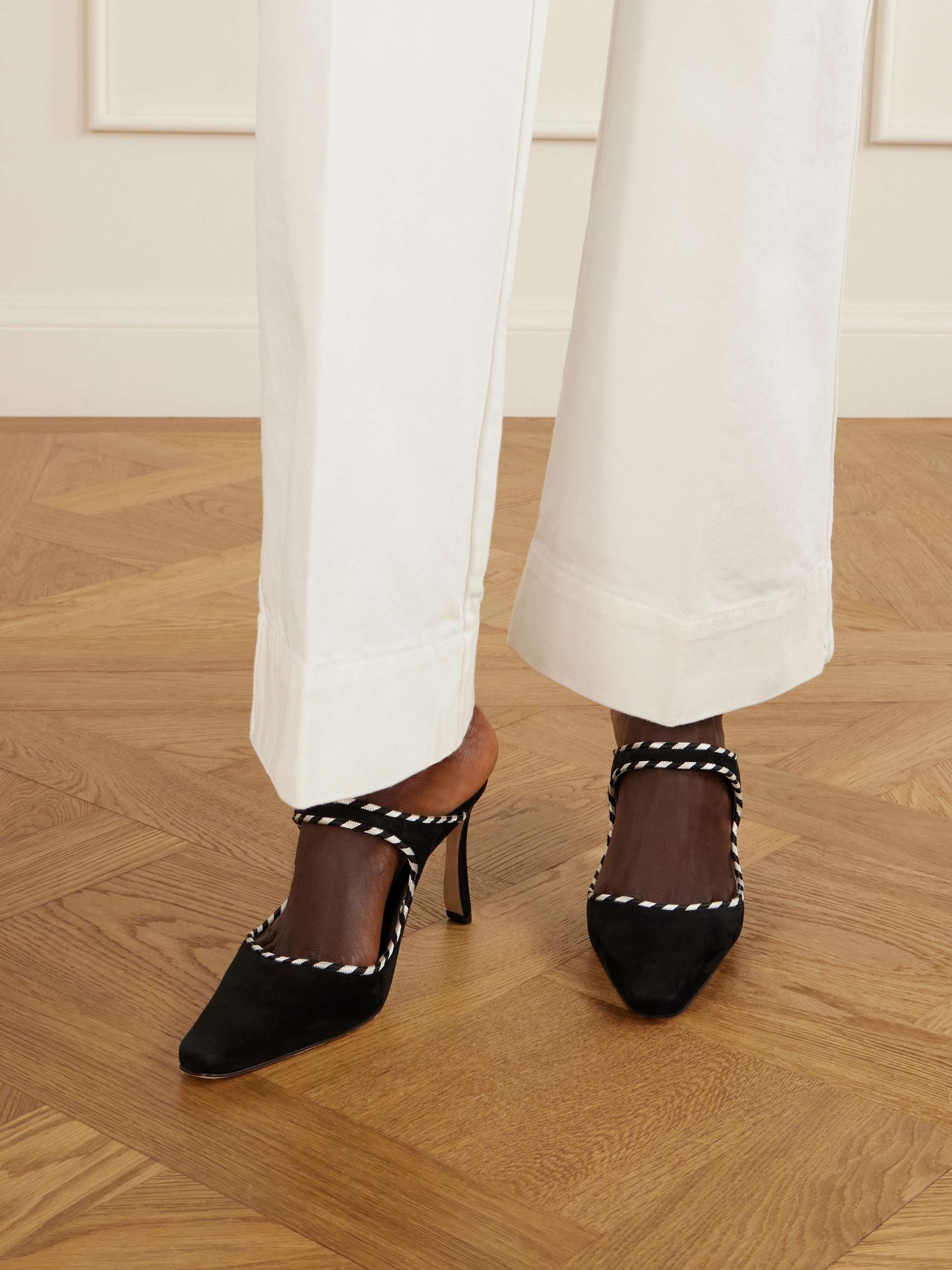 MANOLO BLAHNIK 