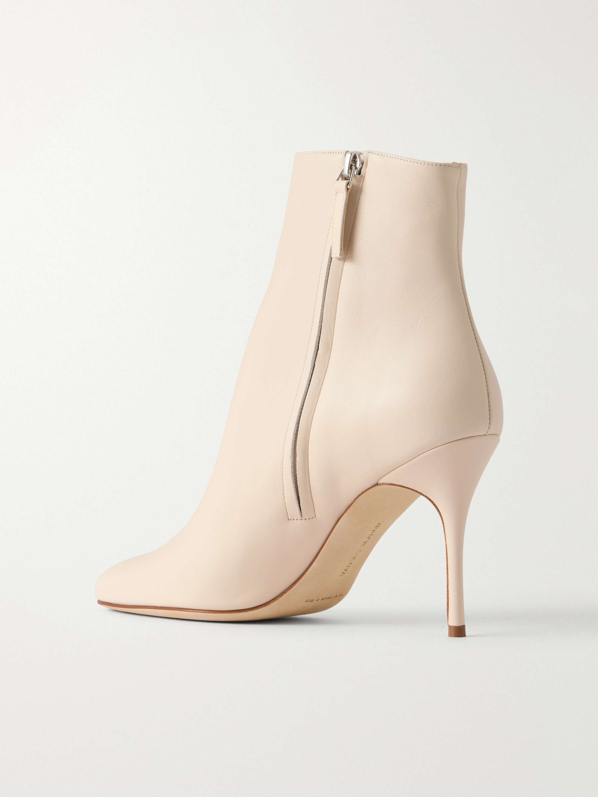 MANOLO BLAHNIK 