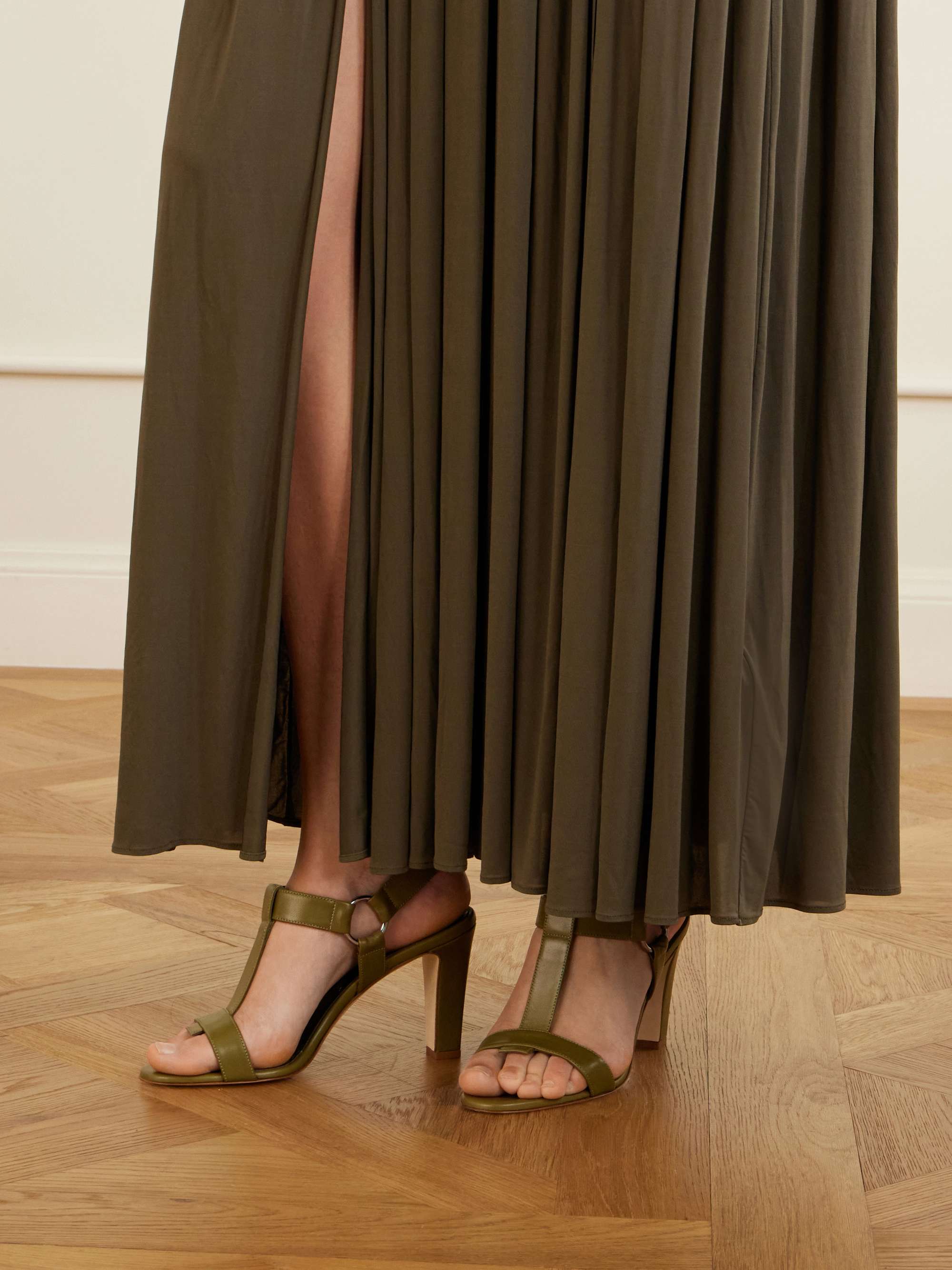 MANOLO BLAHNIK 