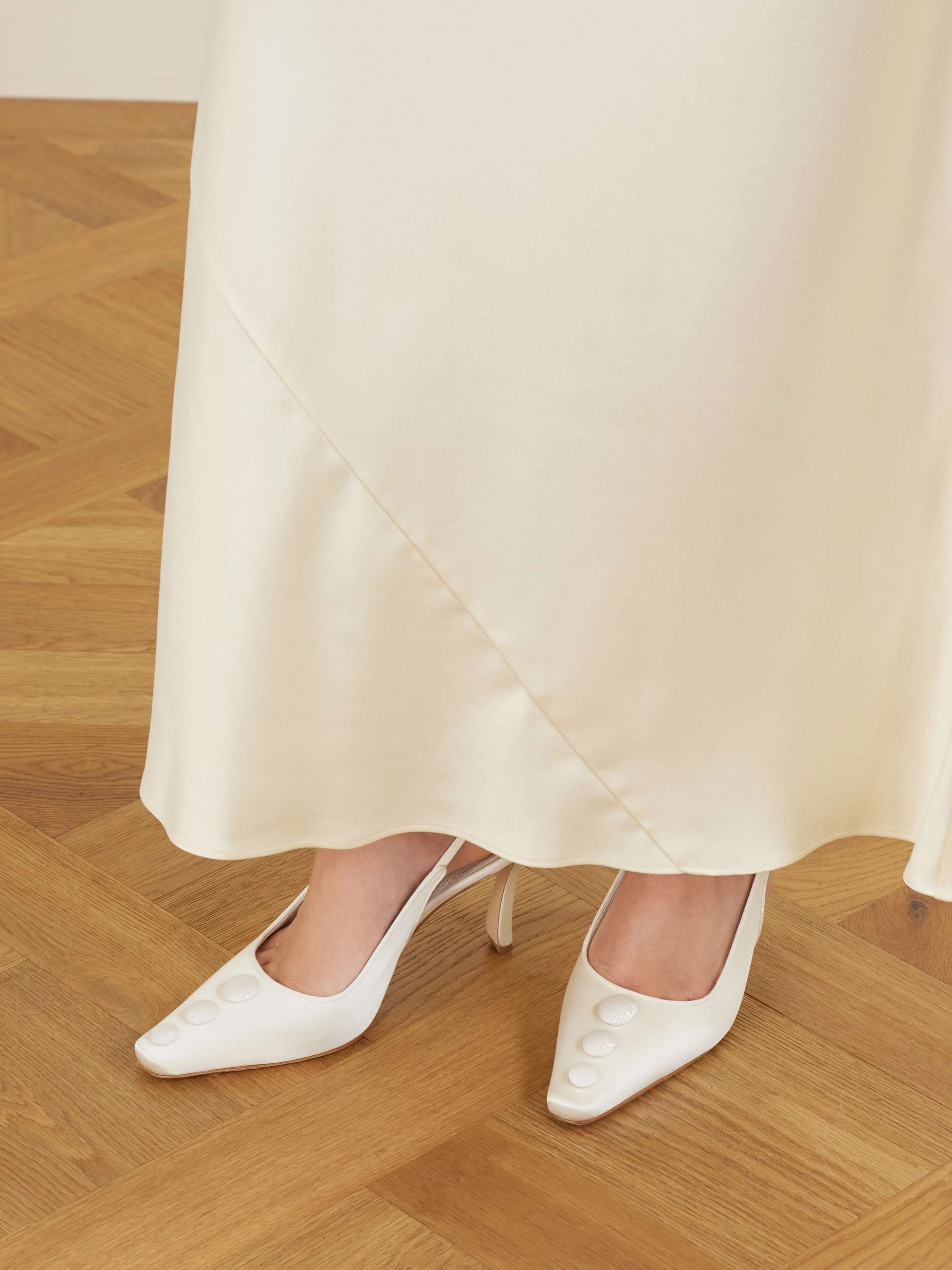 MANOLO BLAHNIK 