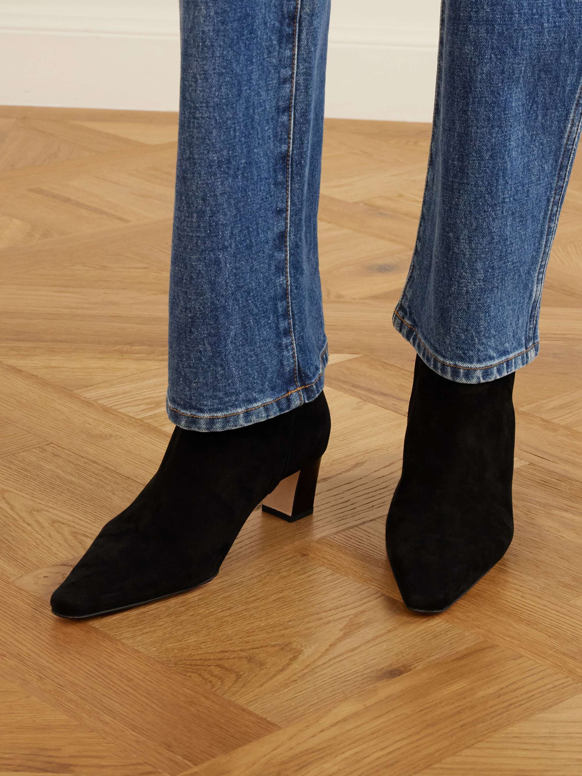 MANOLO BLAHNIK 