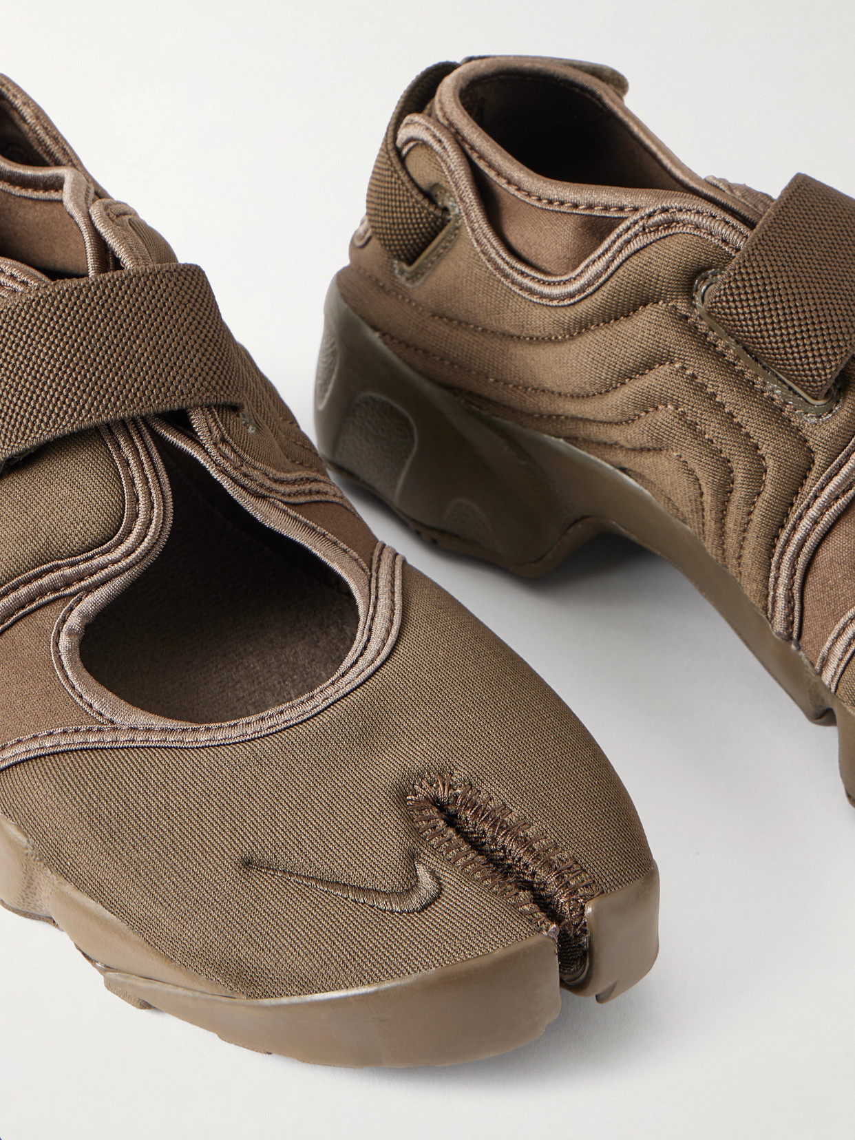 Air Rift Mesh Split-Toe Sneakers