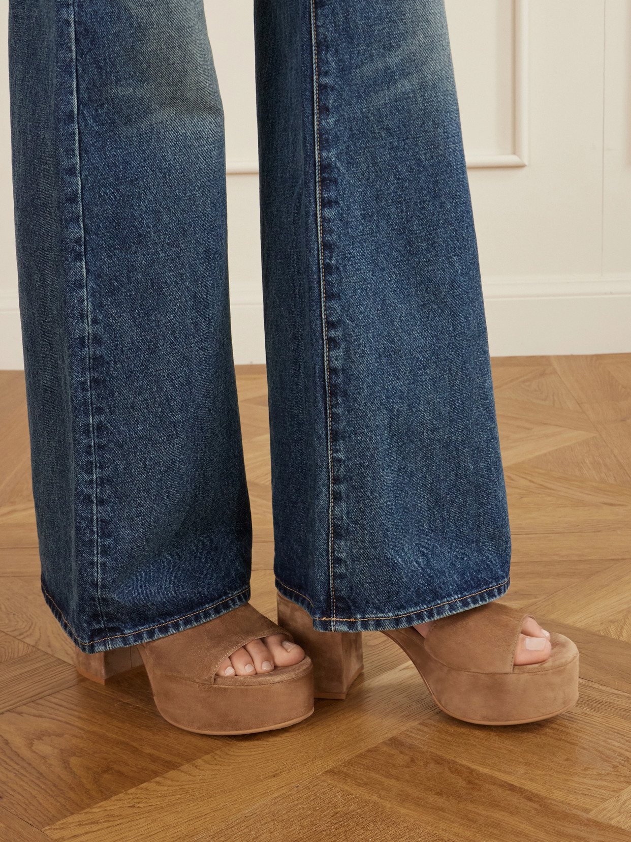 Carol 35 Suede Platform Sandals