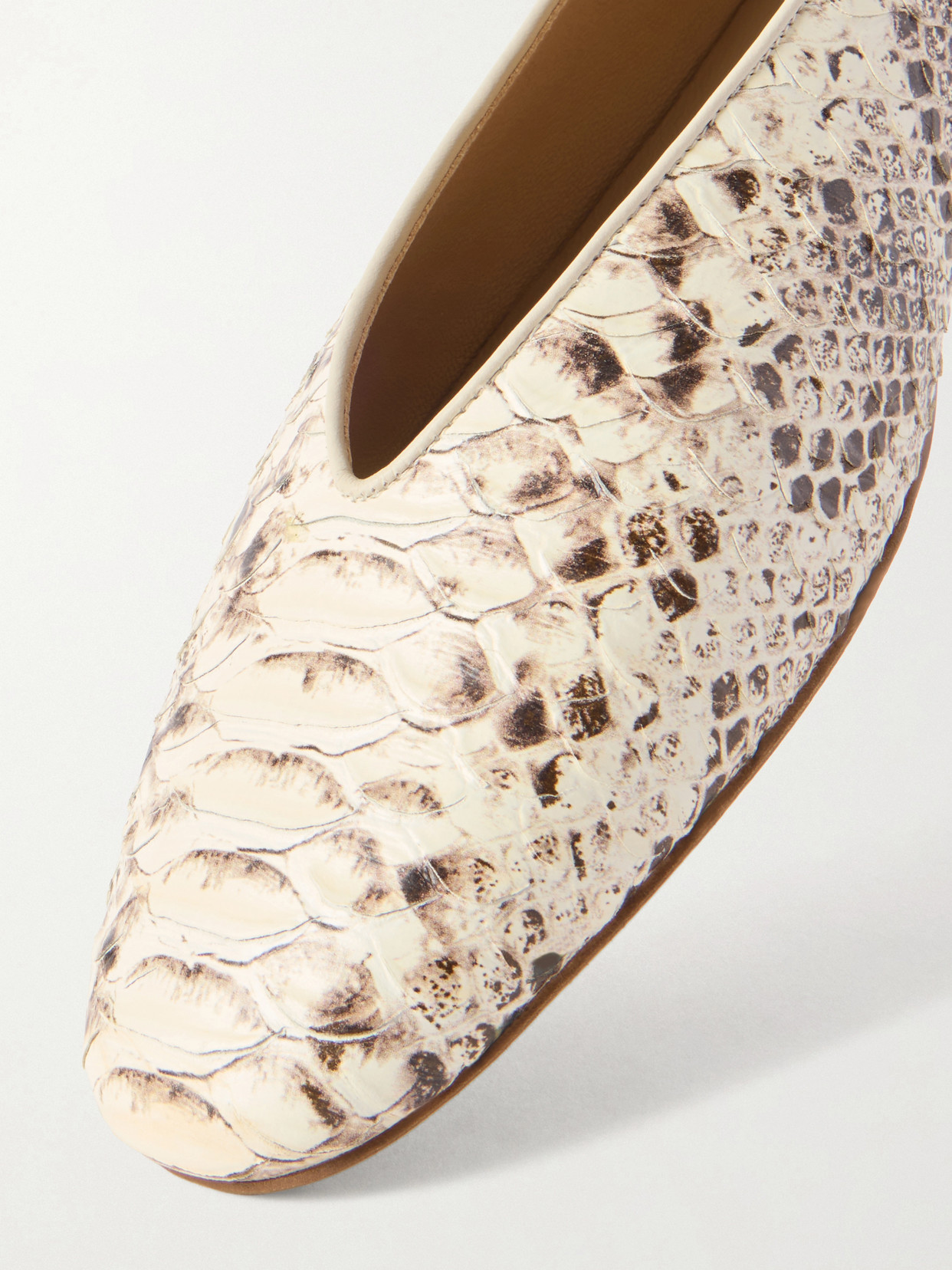 Le Monde Béryl - Classic Regency Snake-Effect Ballet Flats