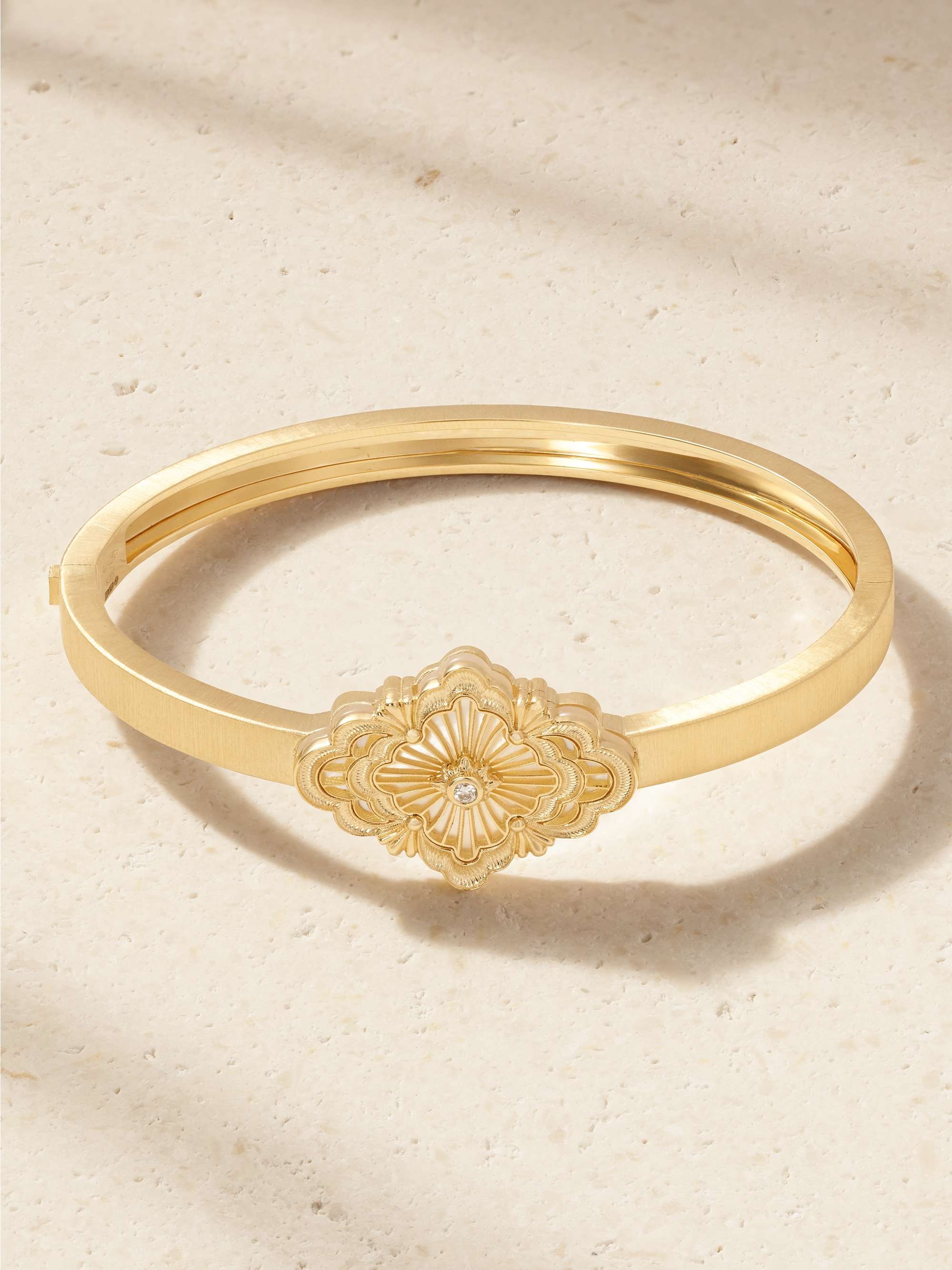 BUCCELLATI Opera Tulle 18-karat gold, mother-of-pearl and diamond bangle