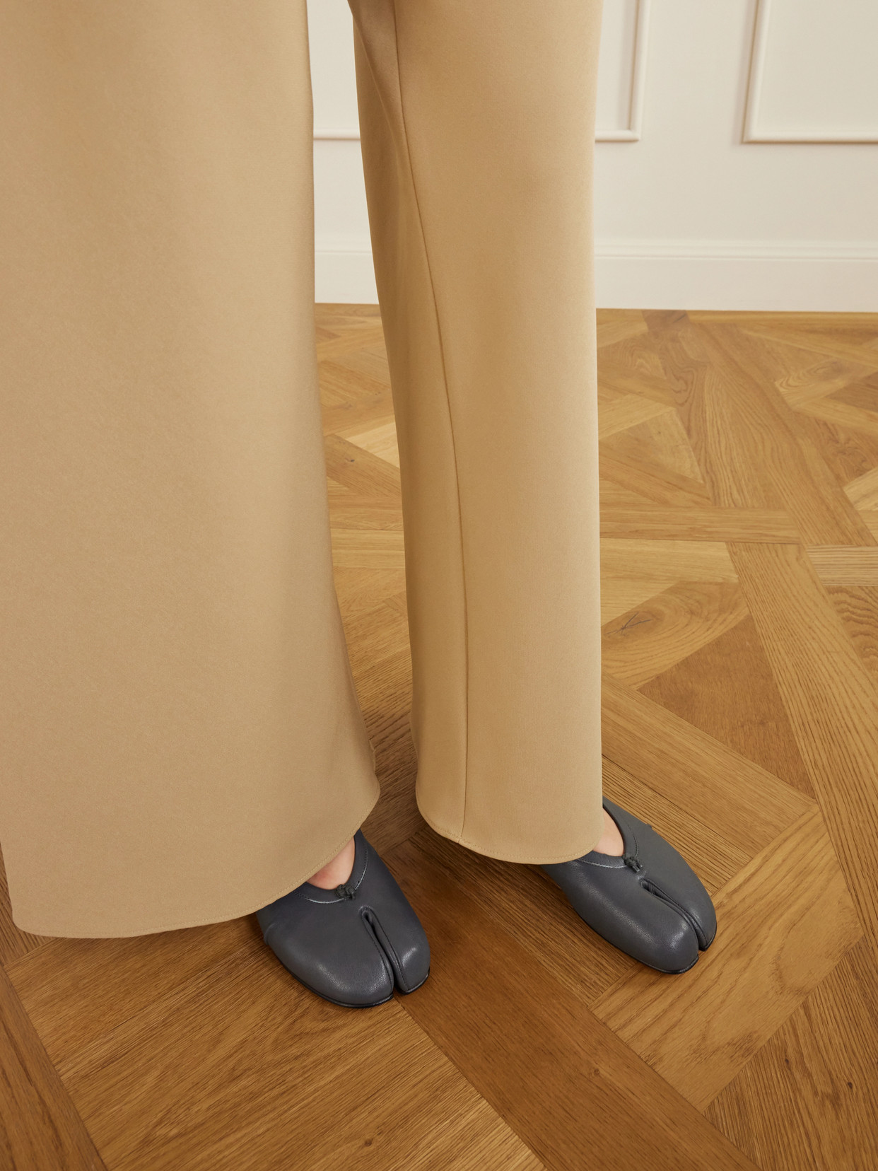 Tabi Split-Toe Textured Ballet Flats