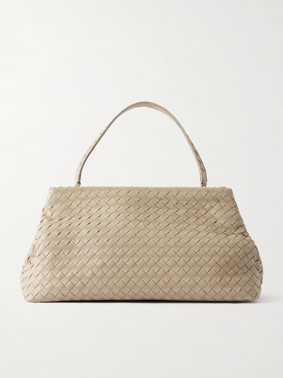 The 1998 Intrecciato leather shoulder bag
