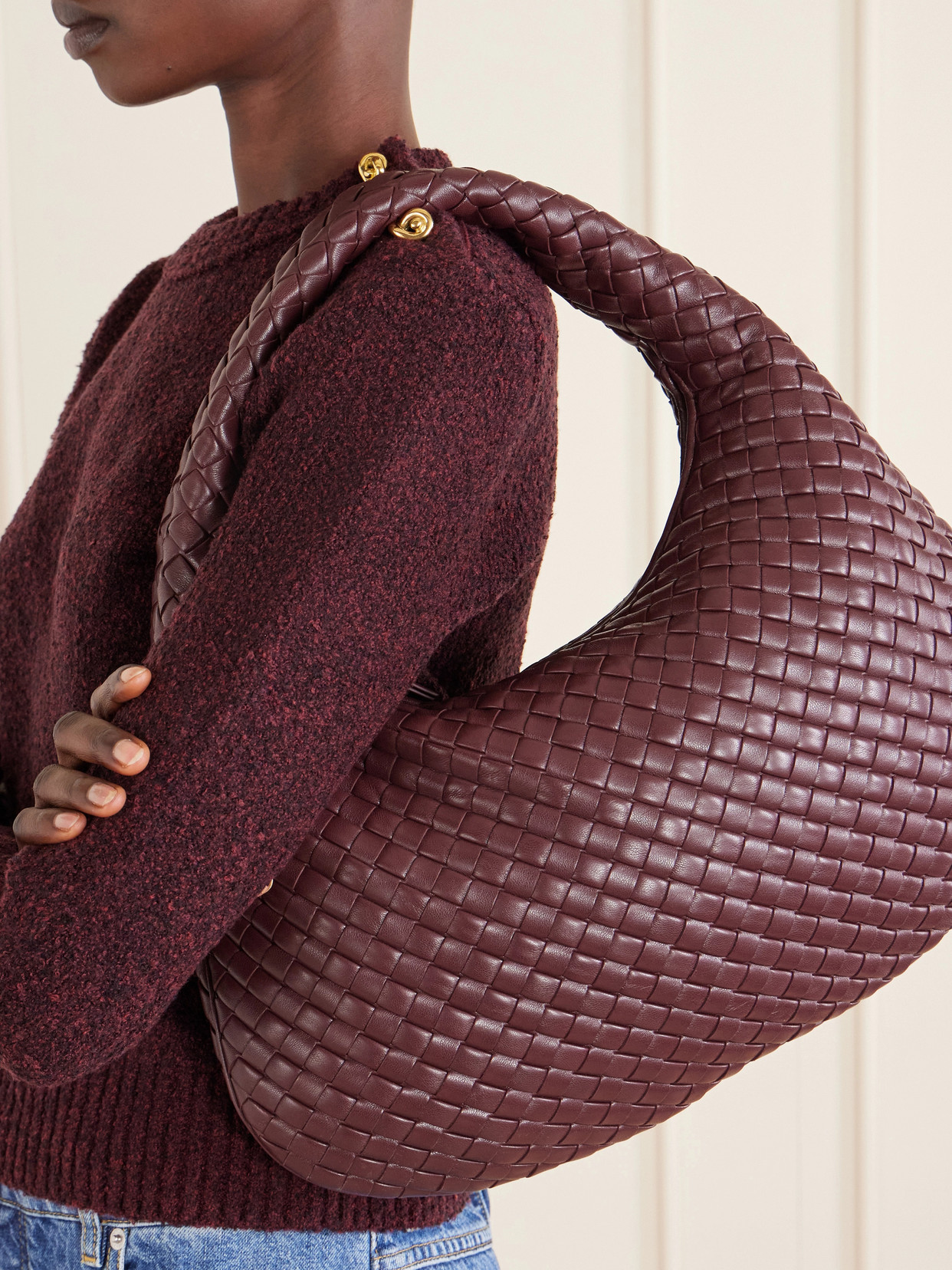 Veneta Medium Intrecciato Shoulder Bag