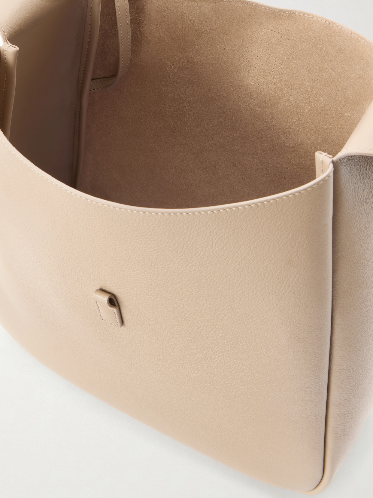 Le 5 À 7 Shoulder Bag