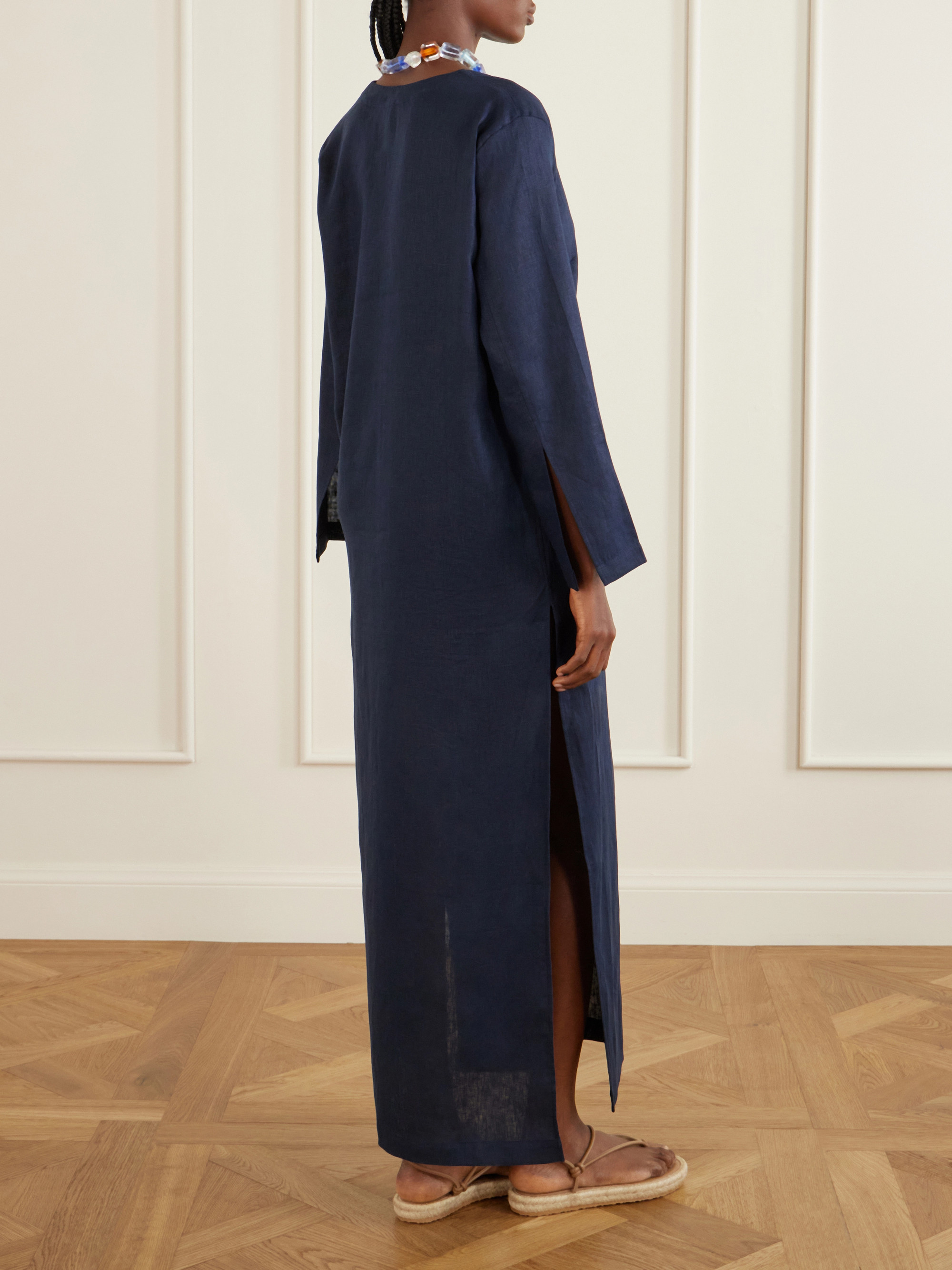 SARA CRISTINA Pearl-embellished linen kaftan