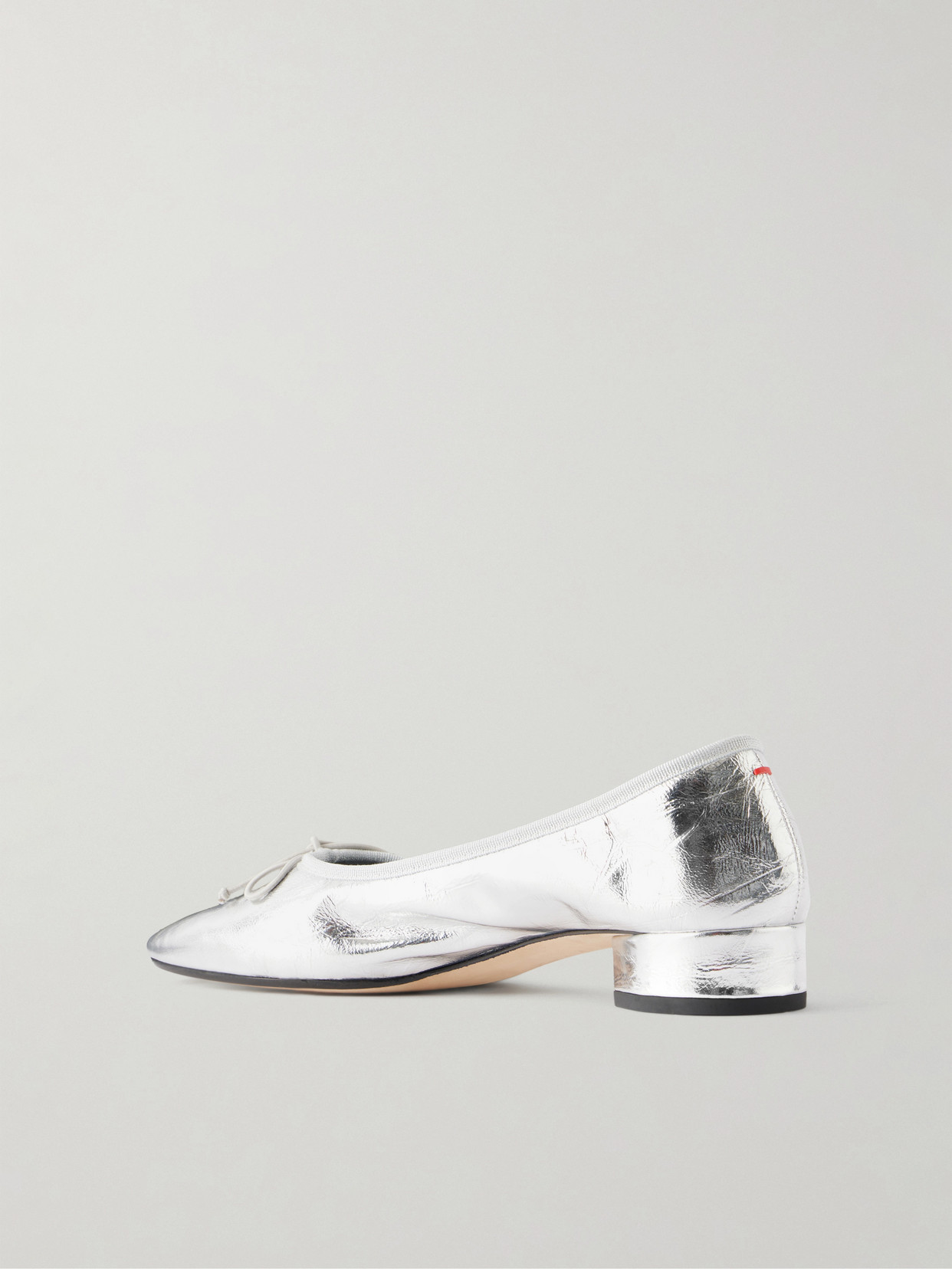 Onda Bow-Detailed Crinkled Pumps