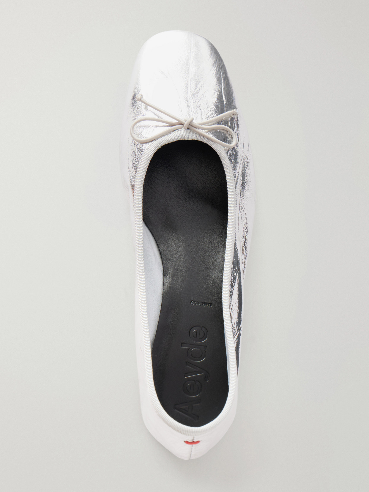 Onda Bow-Detailed Crinkled Pumps