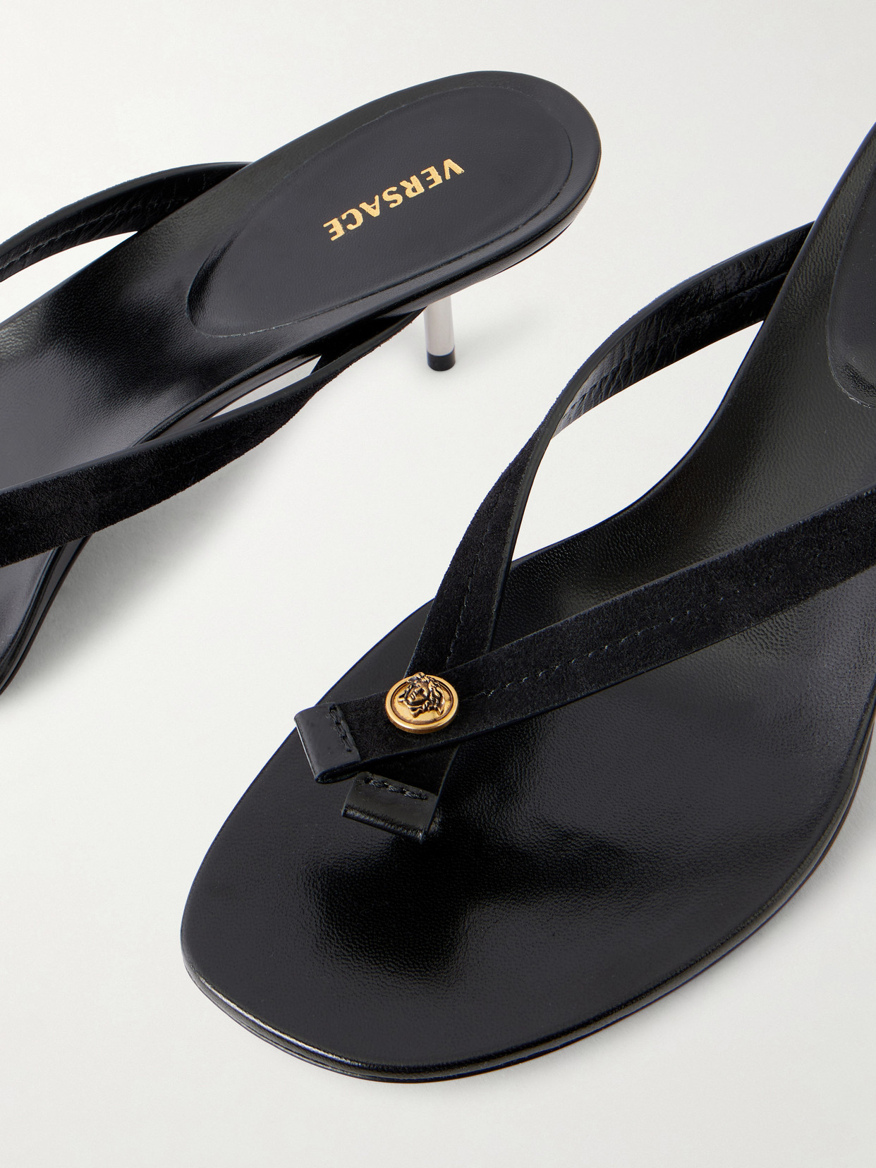 Medusa-Embellished Leather Thong Sandals