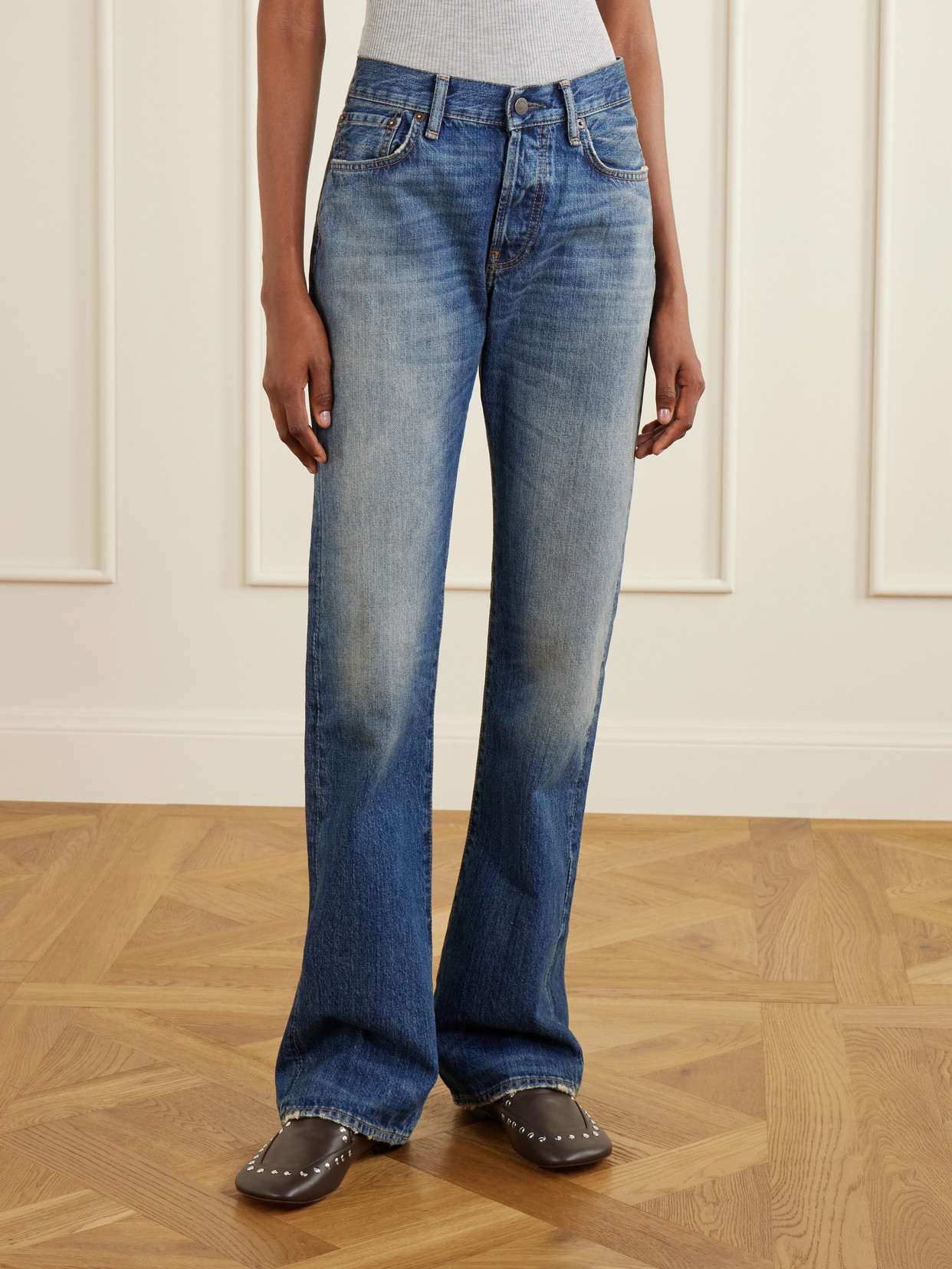 2009 Mid-Rise Distressed Straight-Leg Jeans
