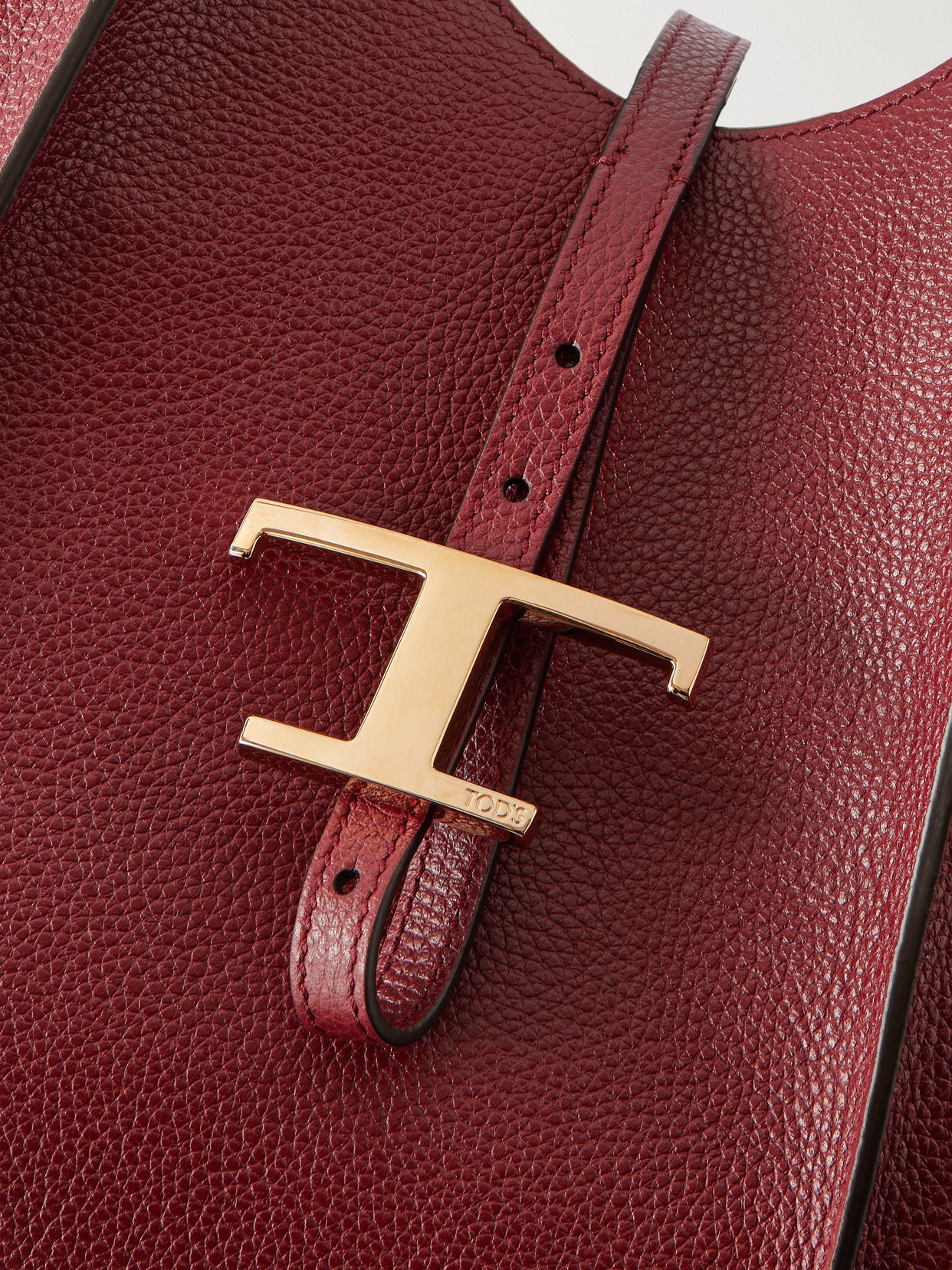 T Medium Textured-Leather Shoulder Bag