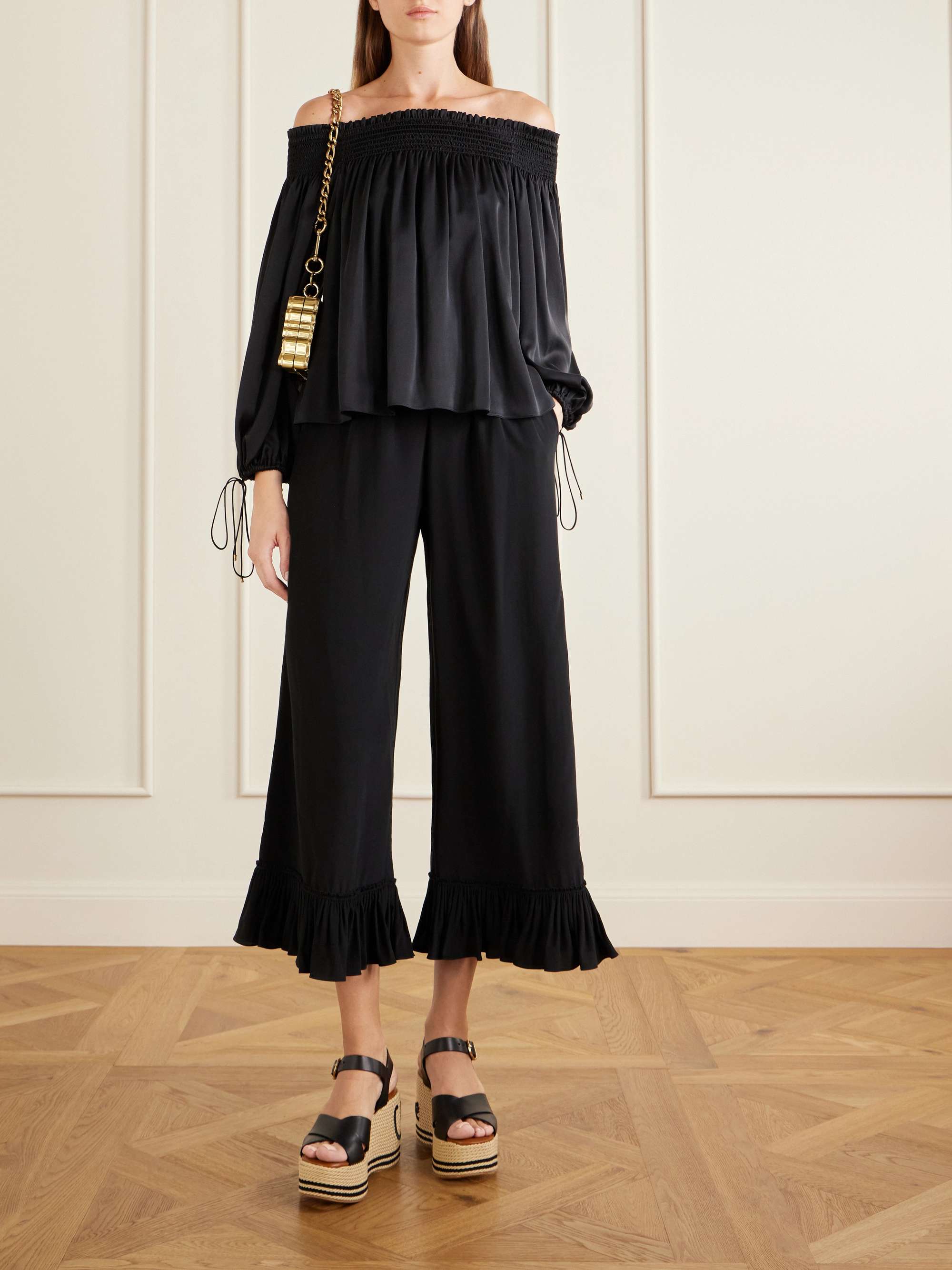 新品　Chloé クロエ　フレアパンツ　ブラック黒　38サイズ　Lサイズ　結婚式 CHLOÉ Logo-embroidered leather platform sandals | NET-A-PORTER
