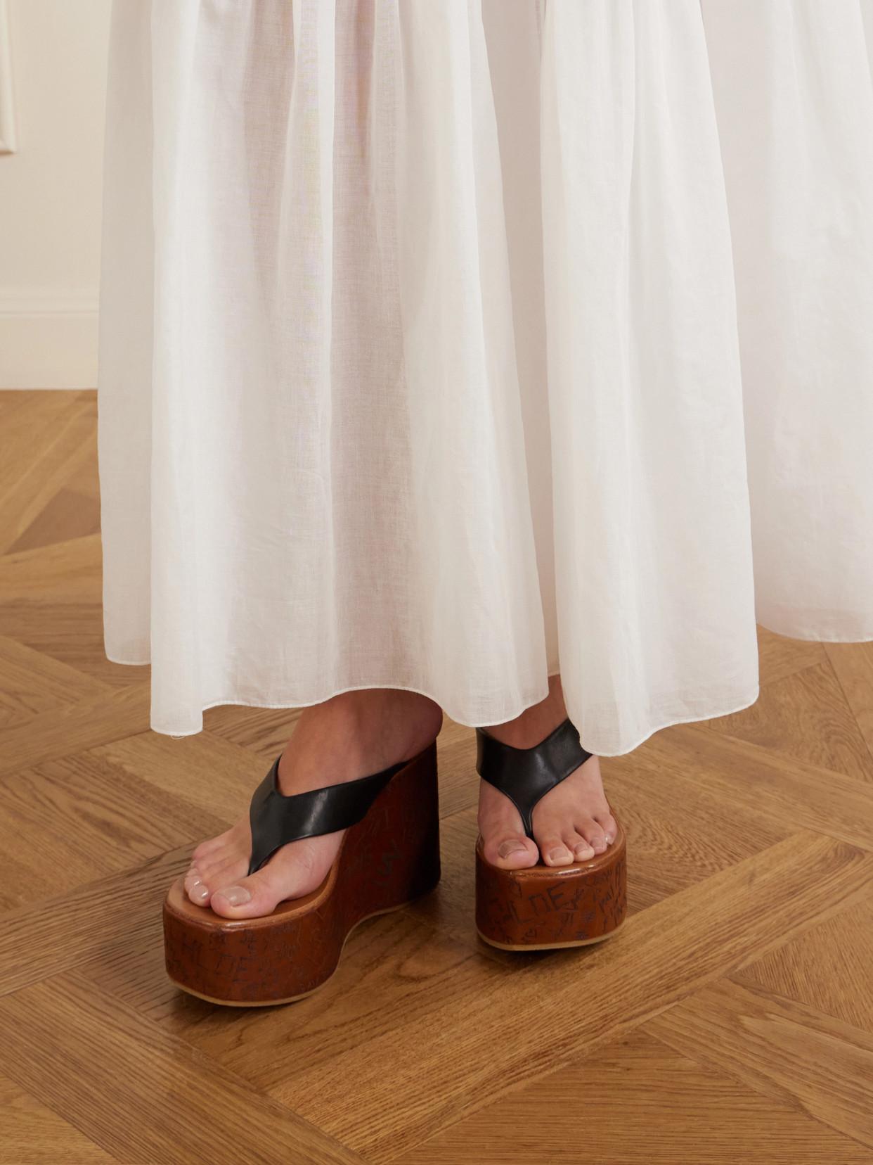 Chloé Maxime Graffiti-print Wedge Sandals In Black