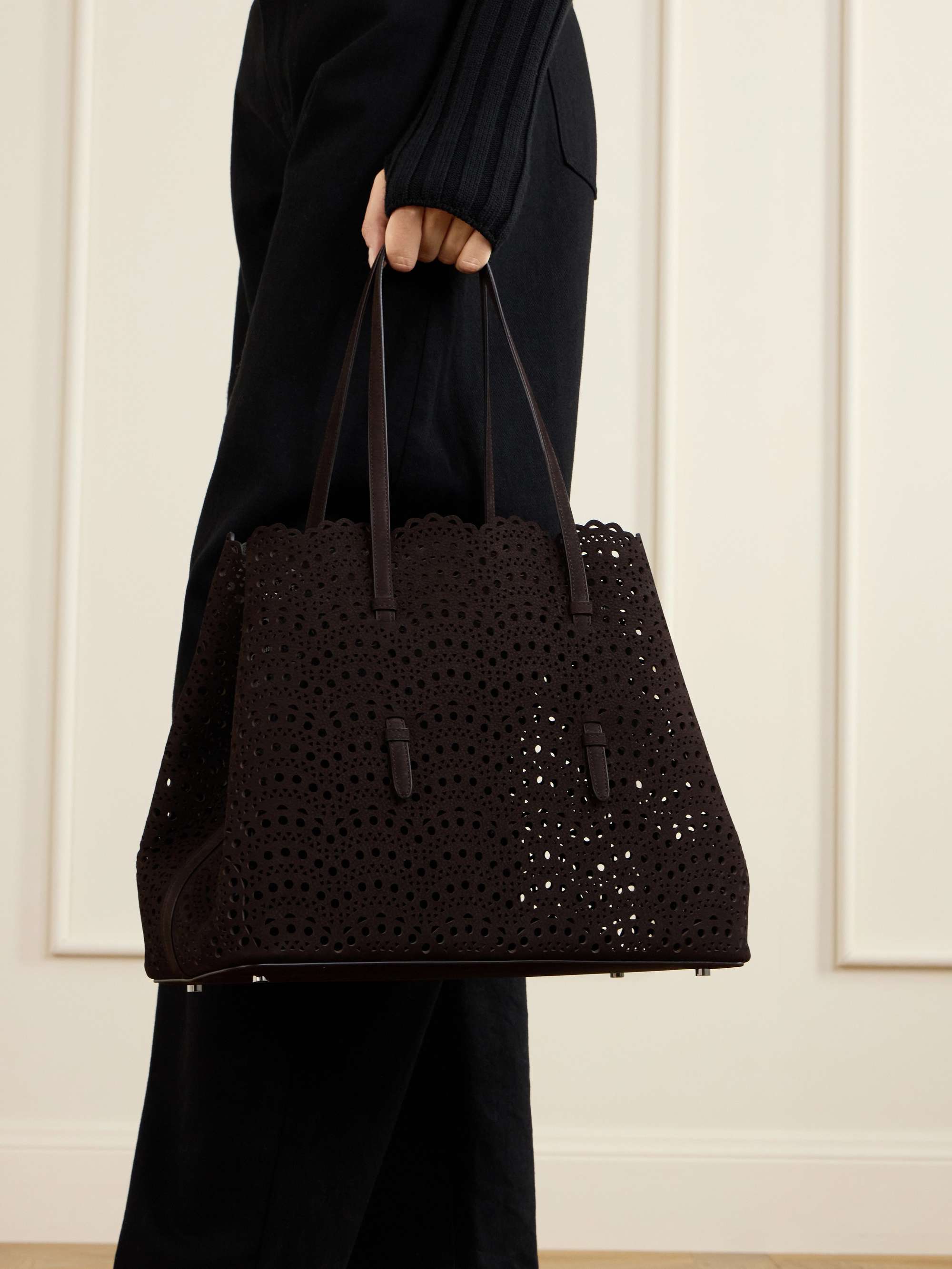 レア★ドイツ製Enna Werk Munchen LITHAGON 4.5/35 ALAÏA Mina 37 laser-cut leather tote | NET-A-PORTER