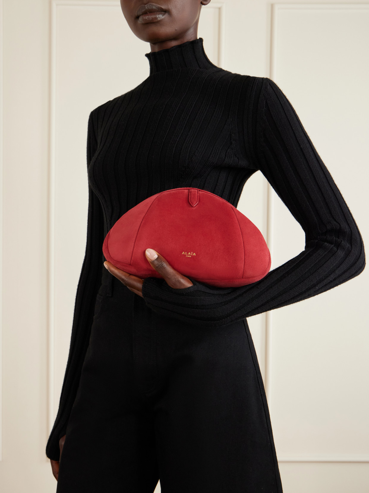 Alaïa Solid Color Suede Clutch In Red