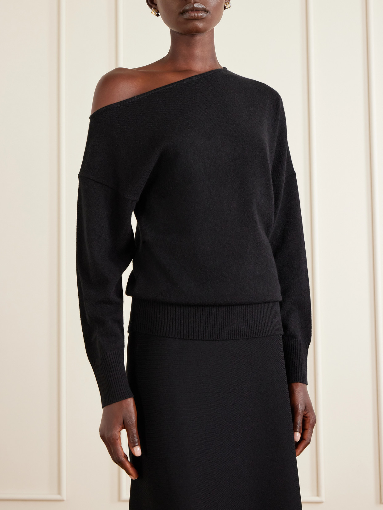 Wiki Off-The-Shoulder Cashmere Sweater
