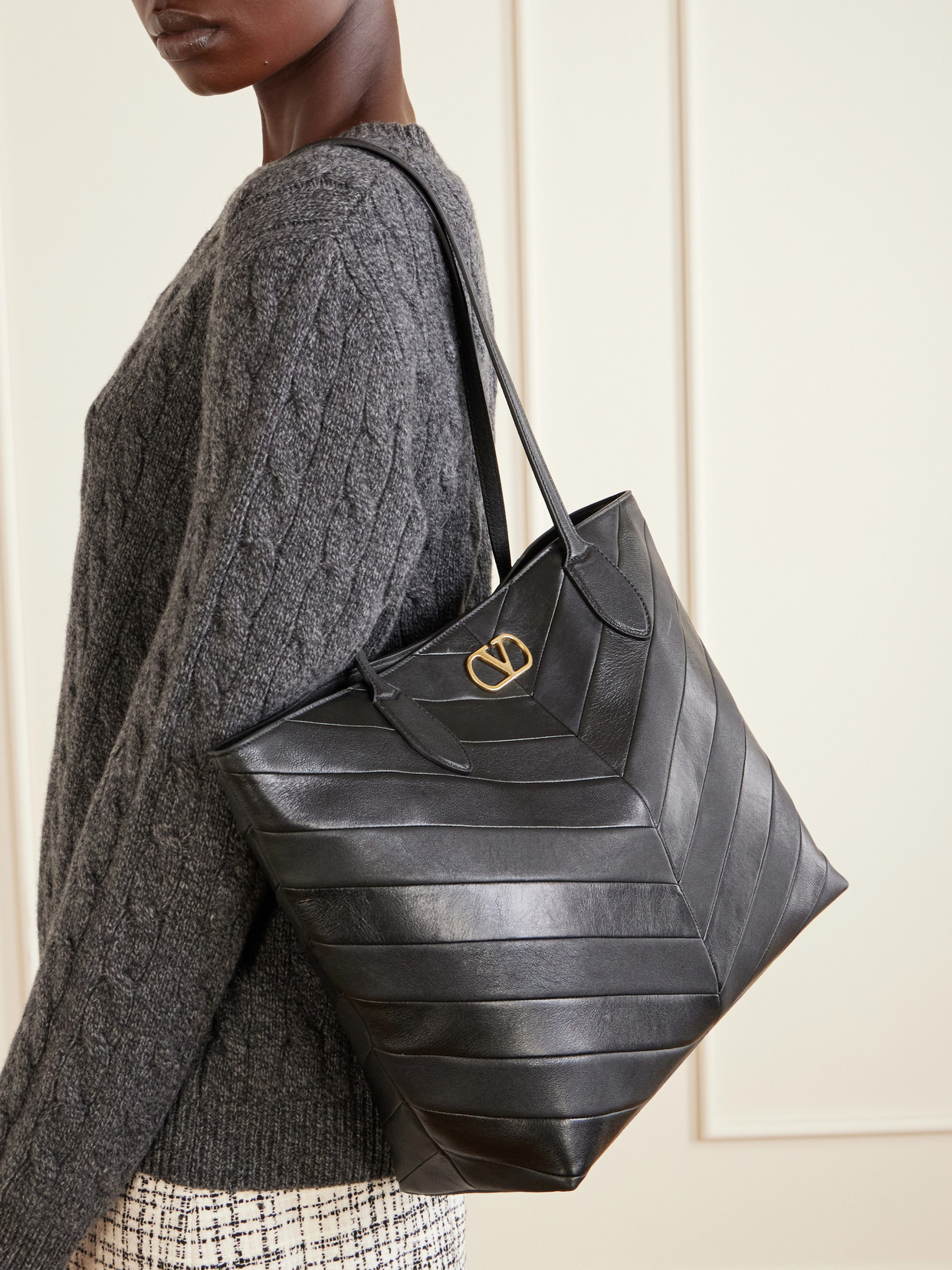 Garavani - Jean Medium Chevron Leather Tote