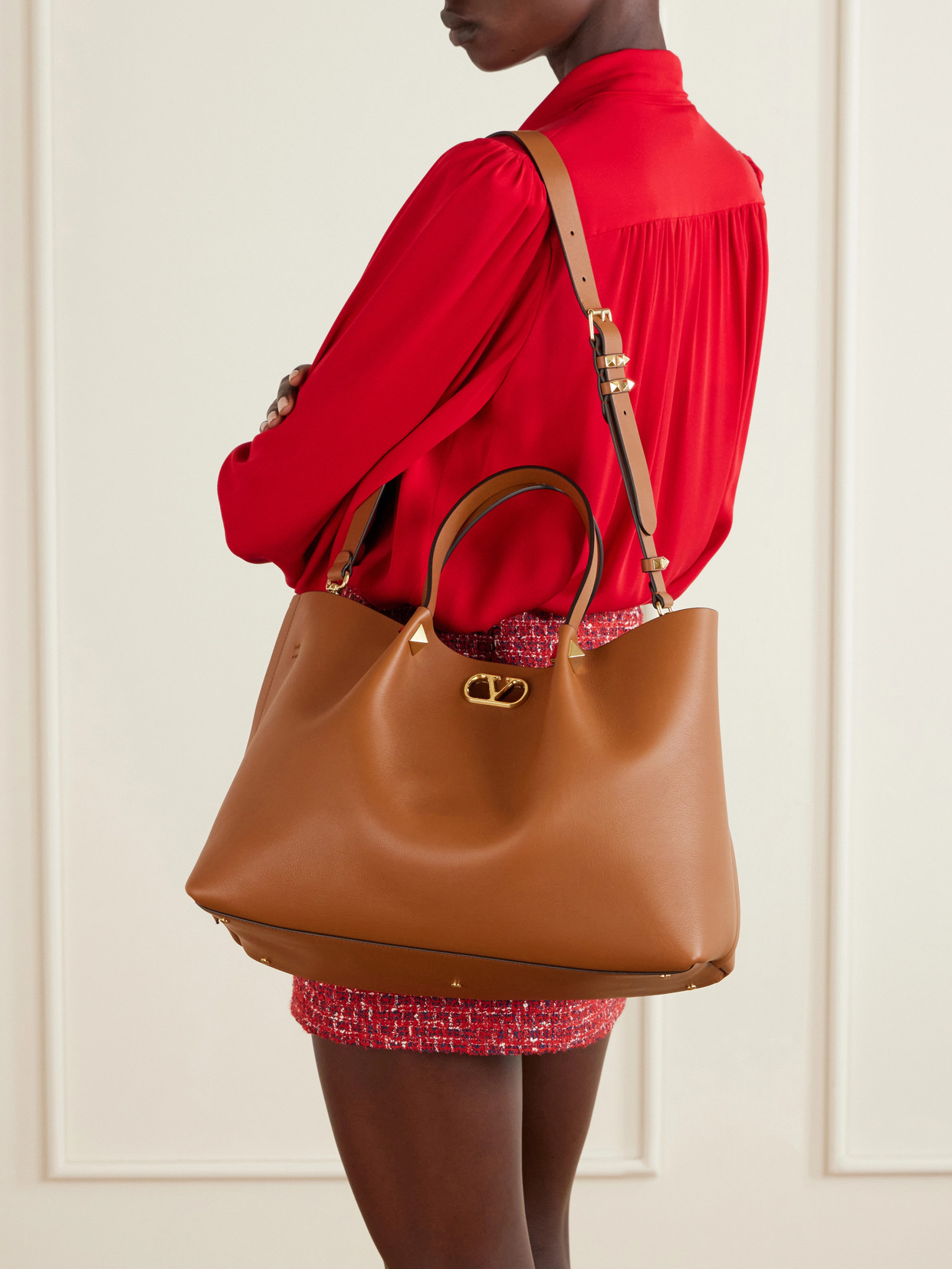 Garavani - Vlogo Signature Studded Leather Tote