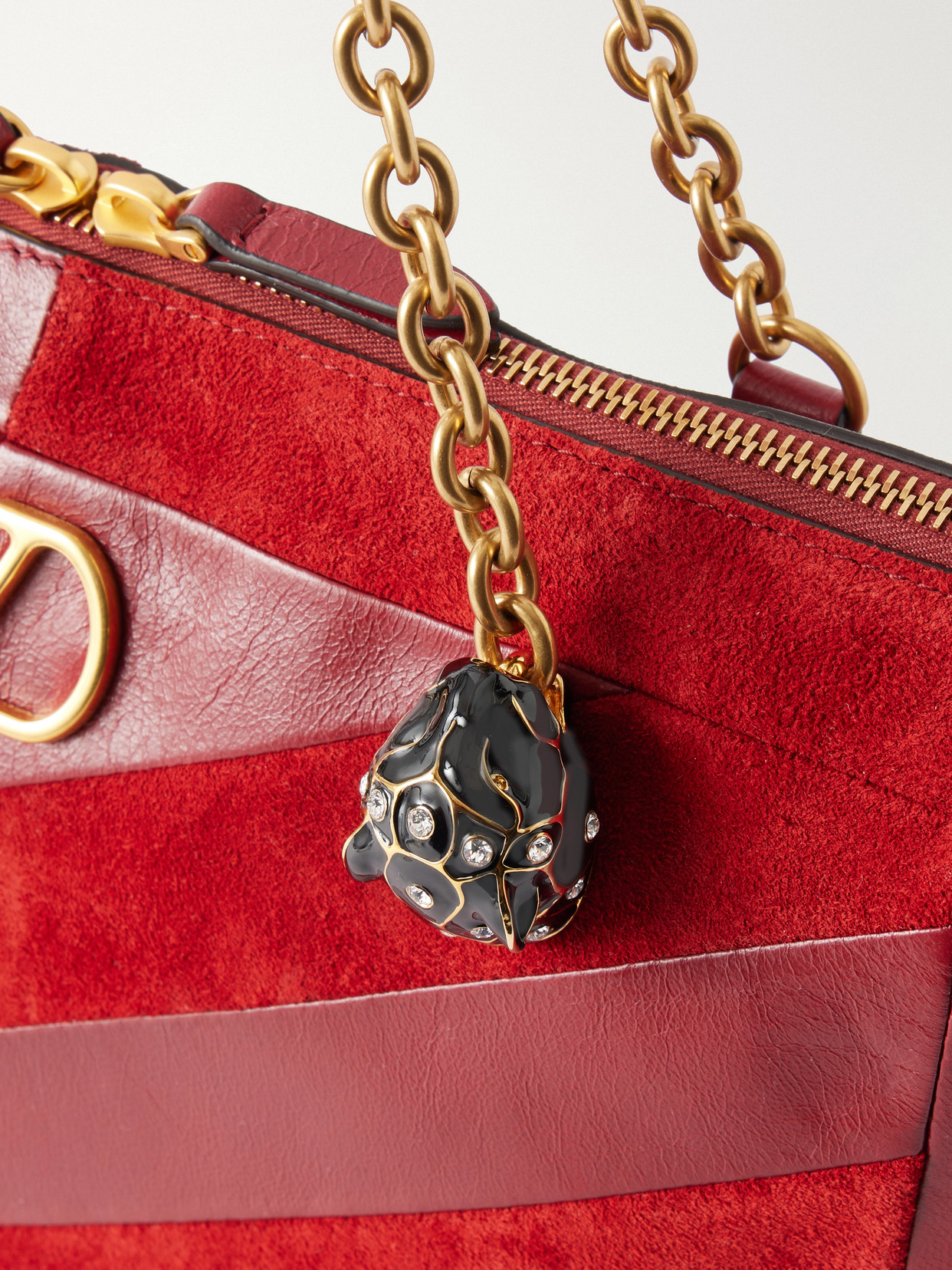 Garavani - Growl Medium Shoulder Bag
