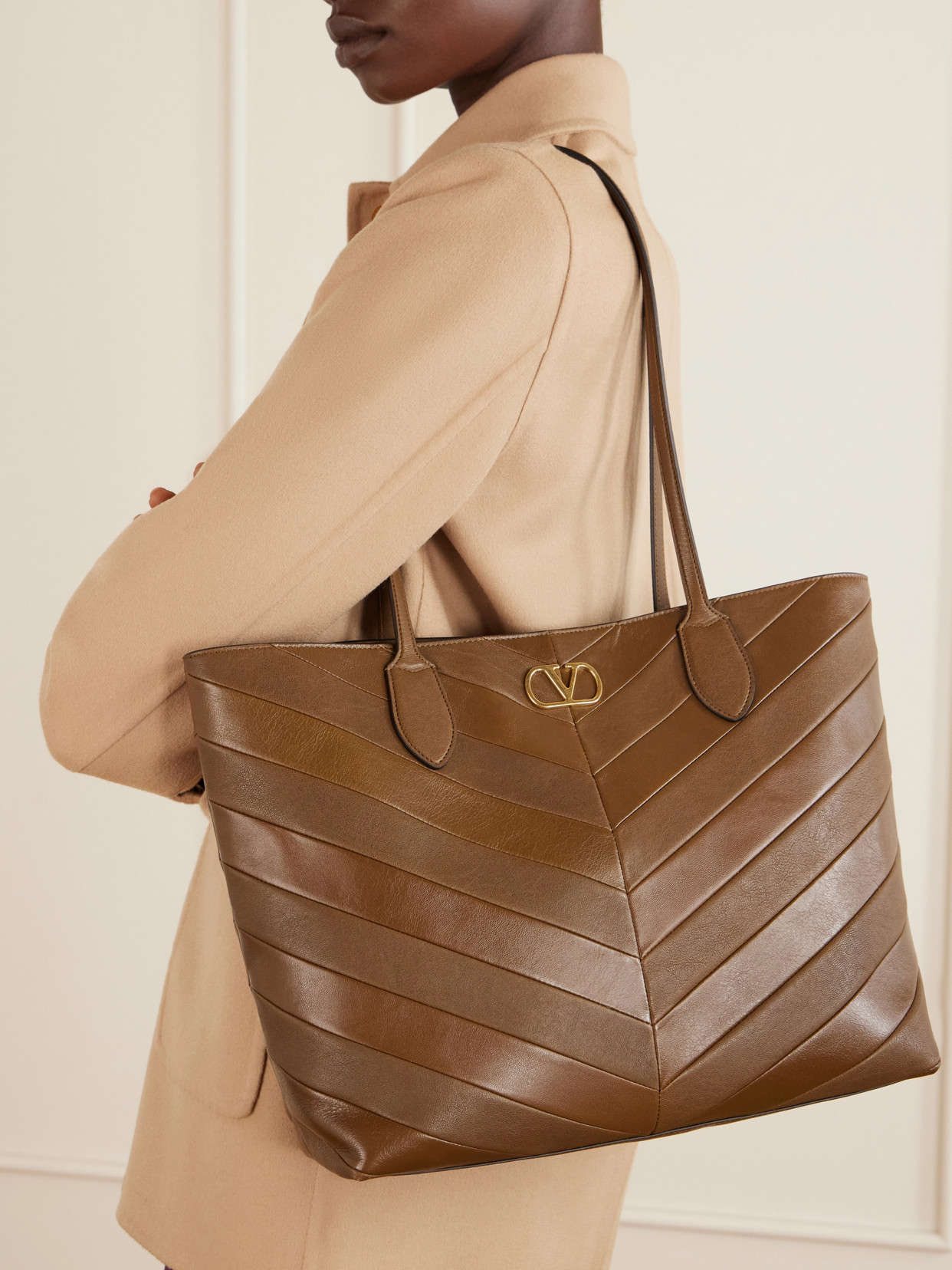 Garavani - Jean Medium Chevron Leather Tote