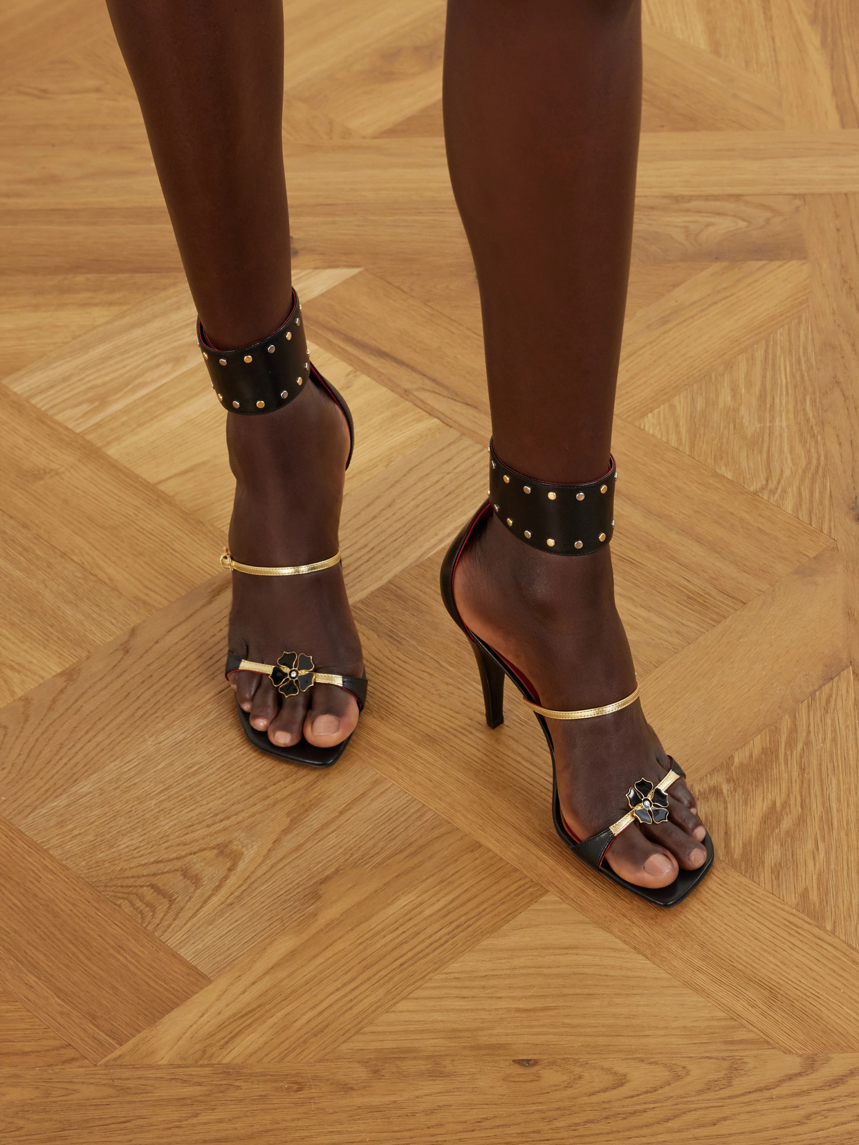 Garavani - Cuffie Enamelled Flower High Heel