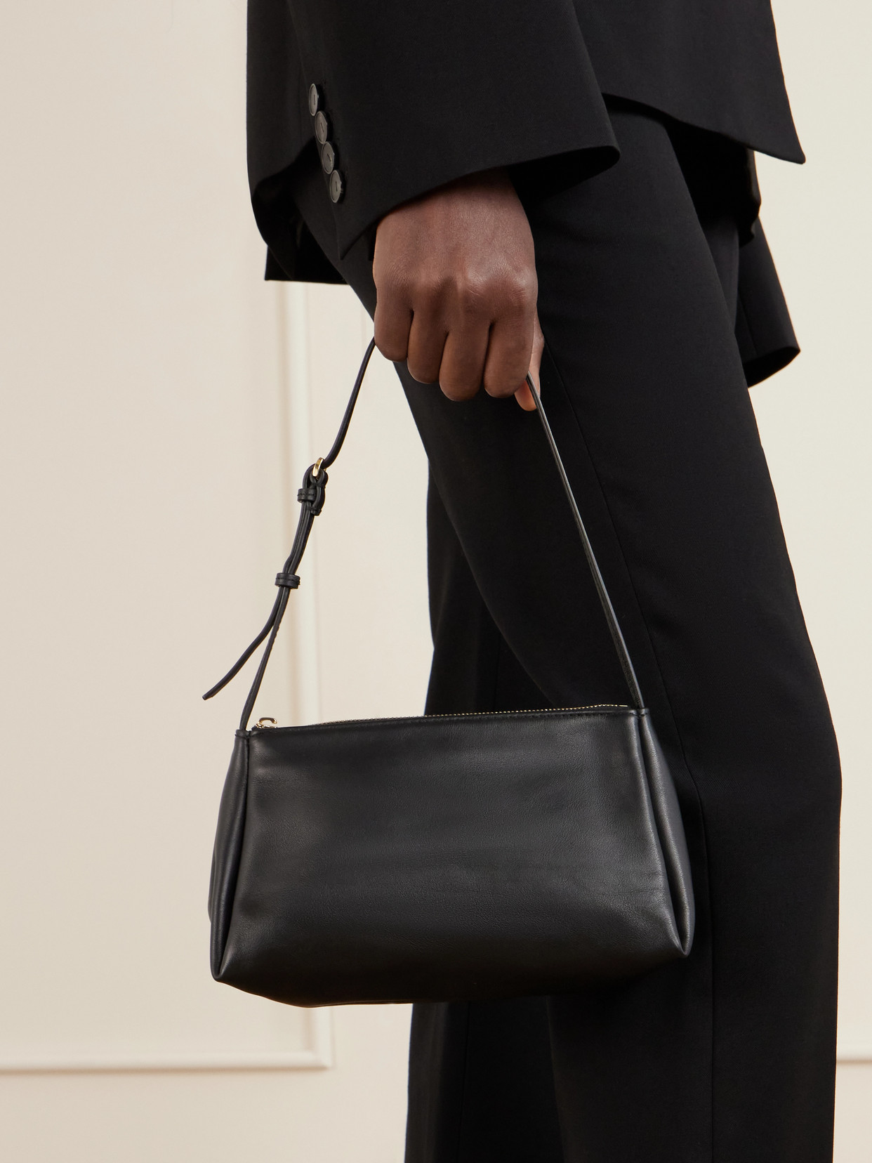 Collection - Aurelis Shoulder Bag