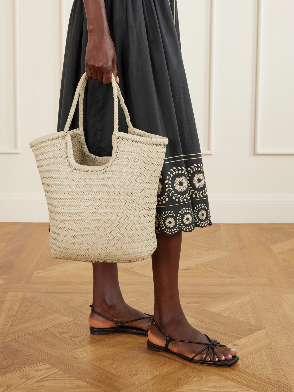 Ns Diagonal Triple Jump Woven Leather Tote
