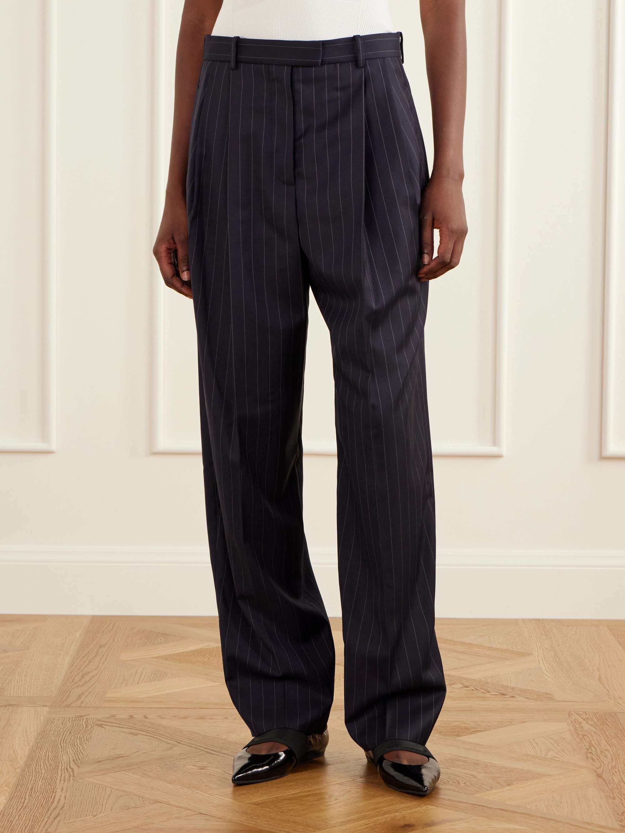 GIVENCHY 