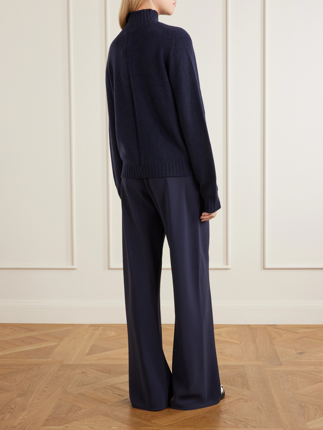 Kensigton Cashmere Turtleneck Sweater